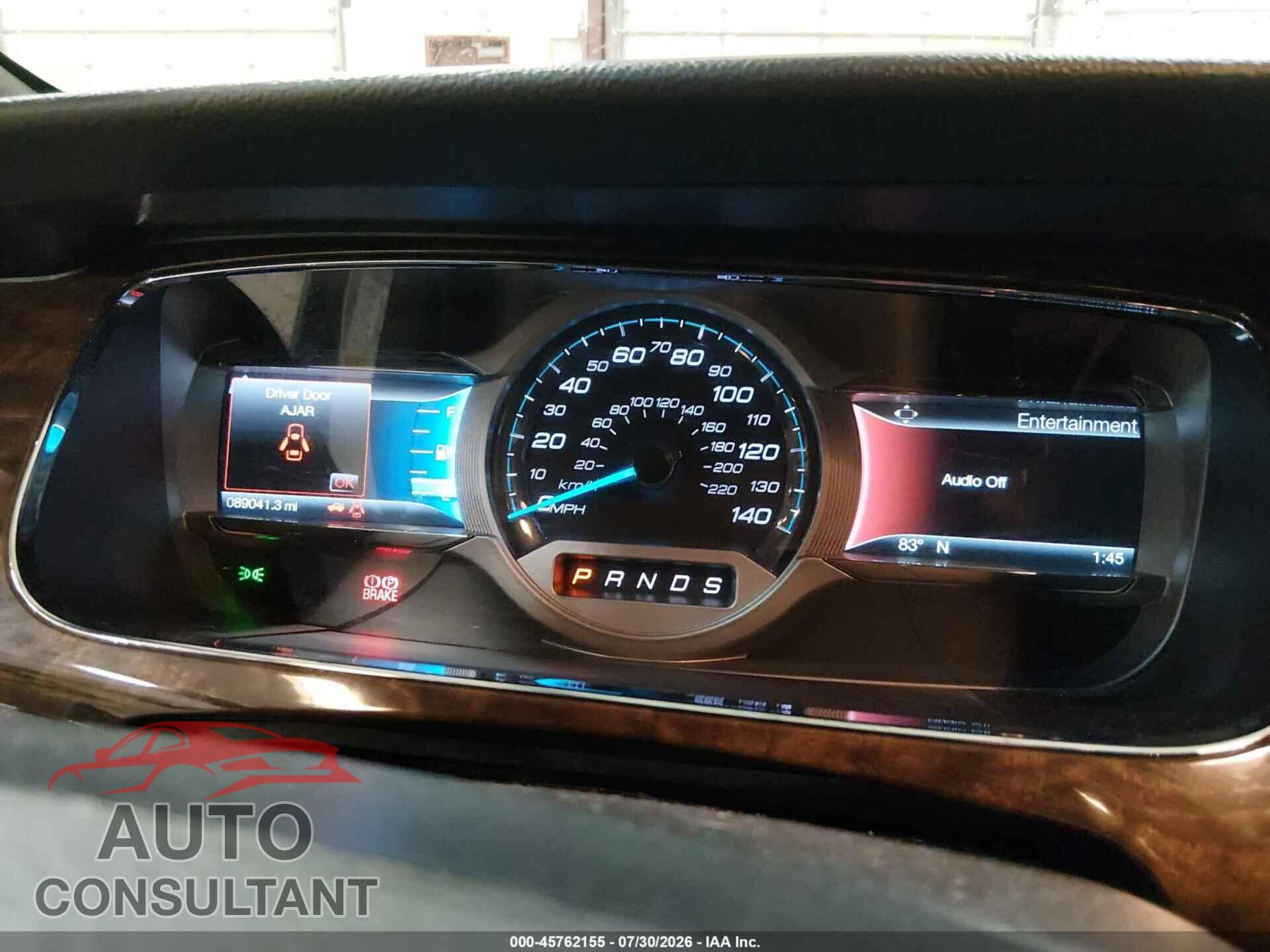 FORD TAURUS 2018 - 1FAHP2F82JG127497