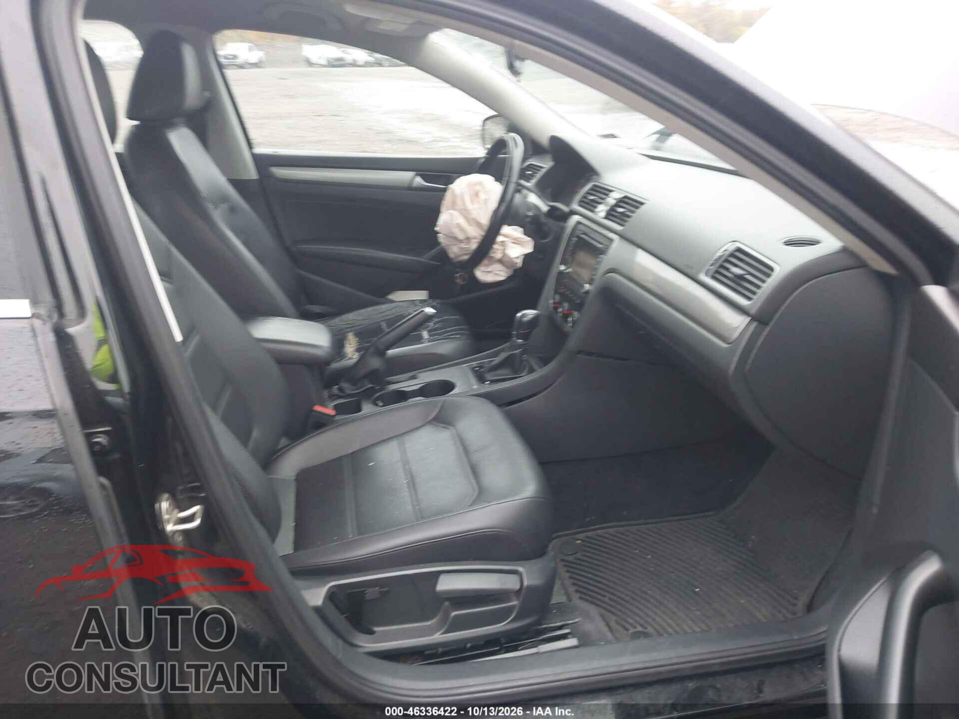 VOLKSWAGEN PASSAT 2015 - 1VWAT7A33FC116360