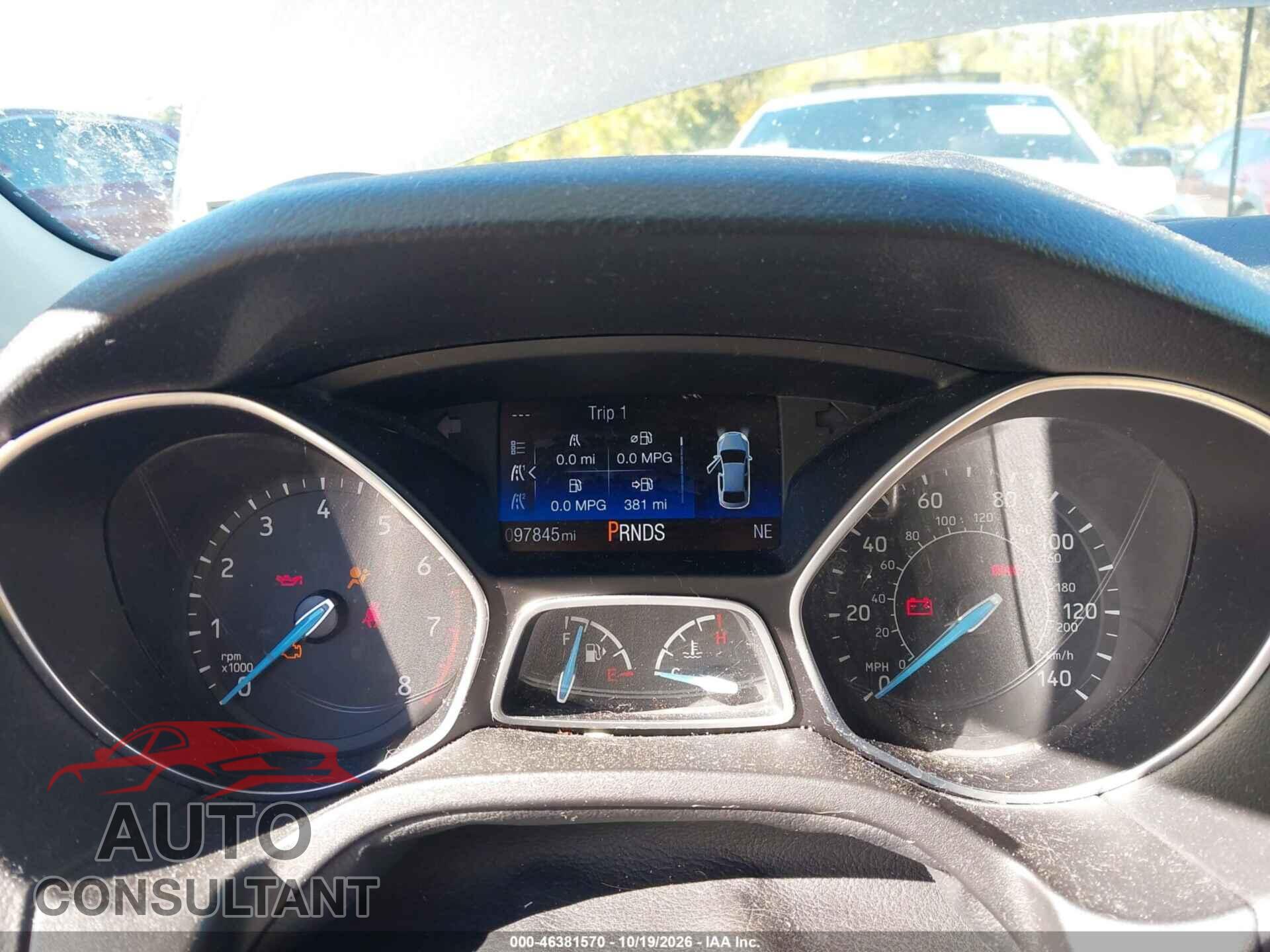 FORD FOCUS 2018 - 1FADP3FE7JL202373
