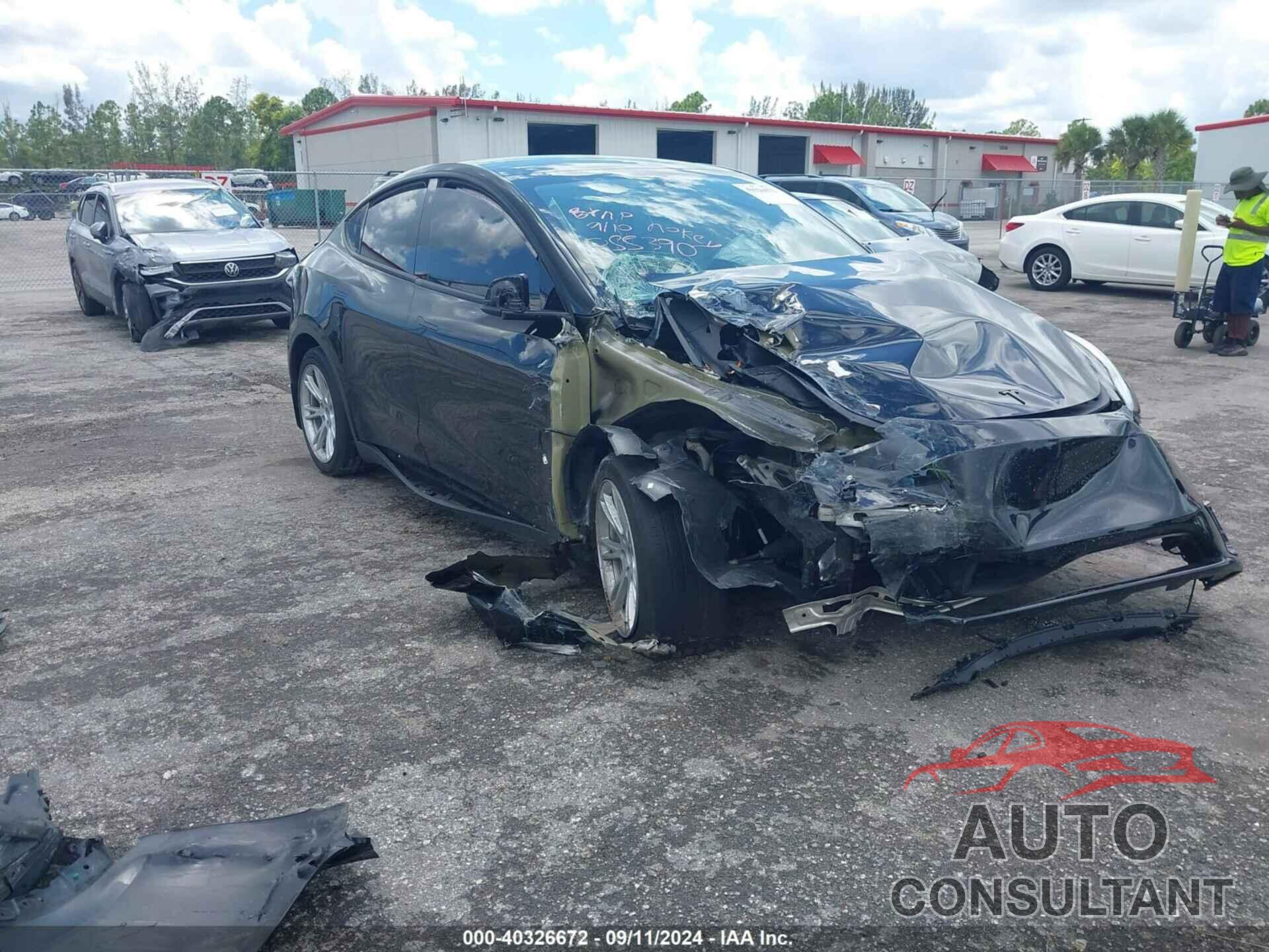 TESLA MODEL Y 2023 - 7SAYGDEE7PA055390