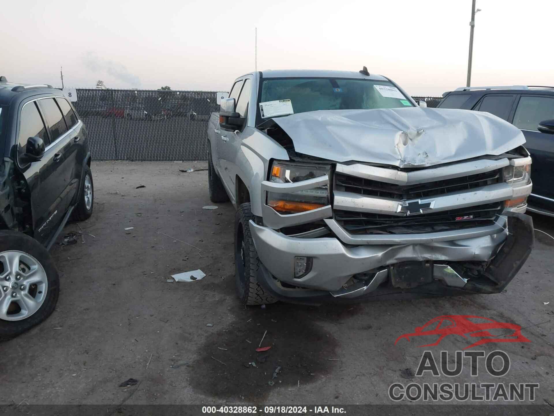 CHEVROLET SILVERADO 1500 2018 - 3GCUKREC5JG268672