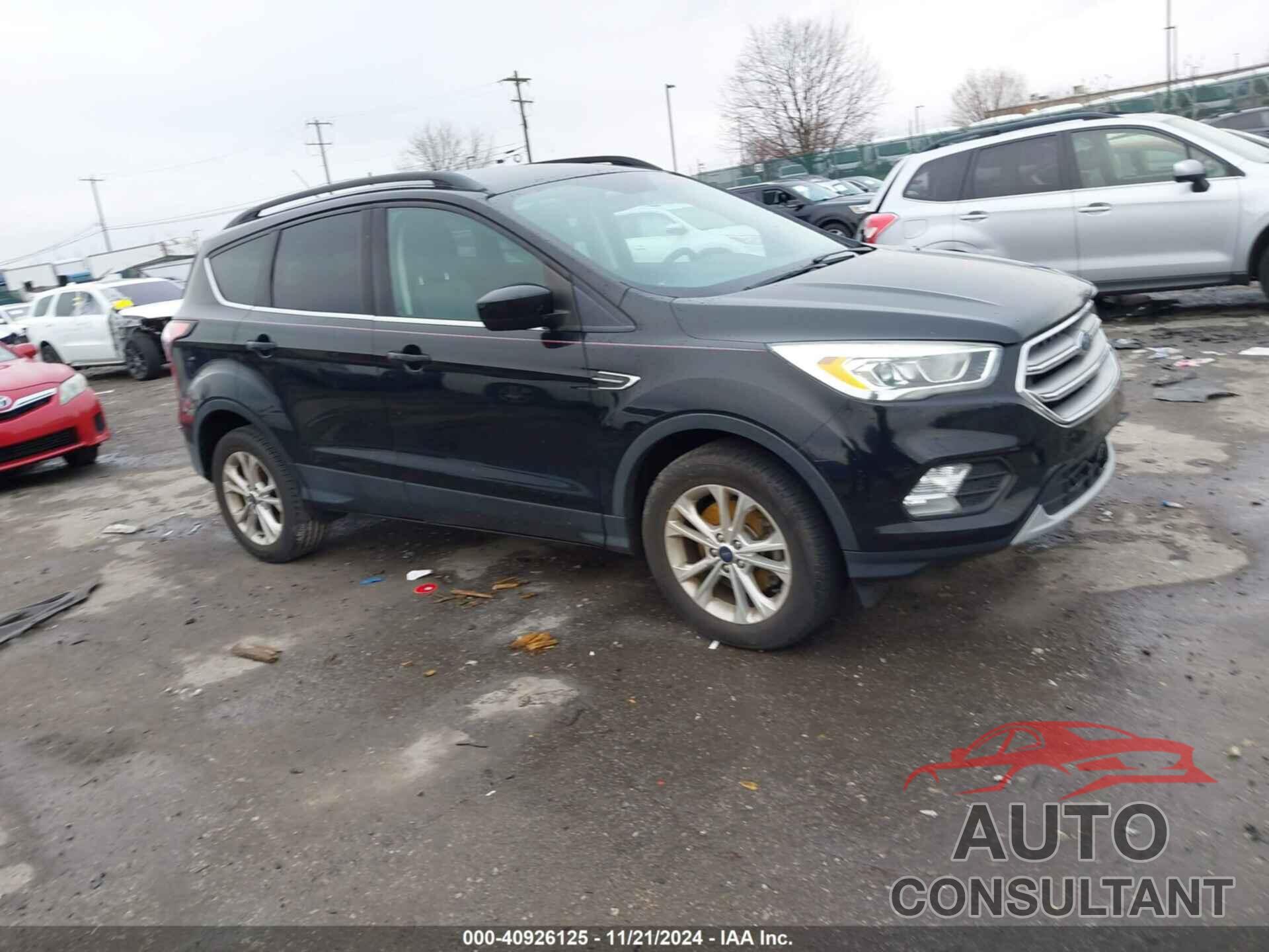 FORD ESCAPE 2017 - 1FMCU9GD3HUD80658