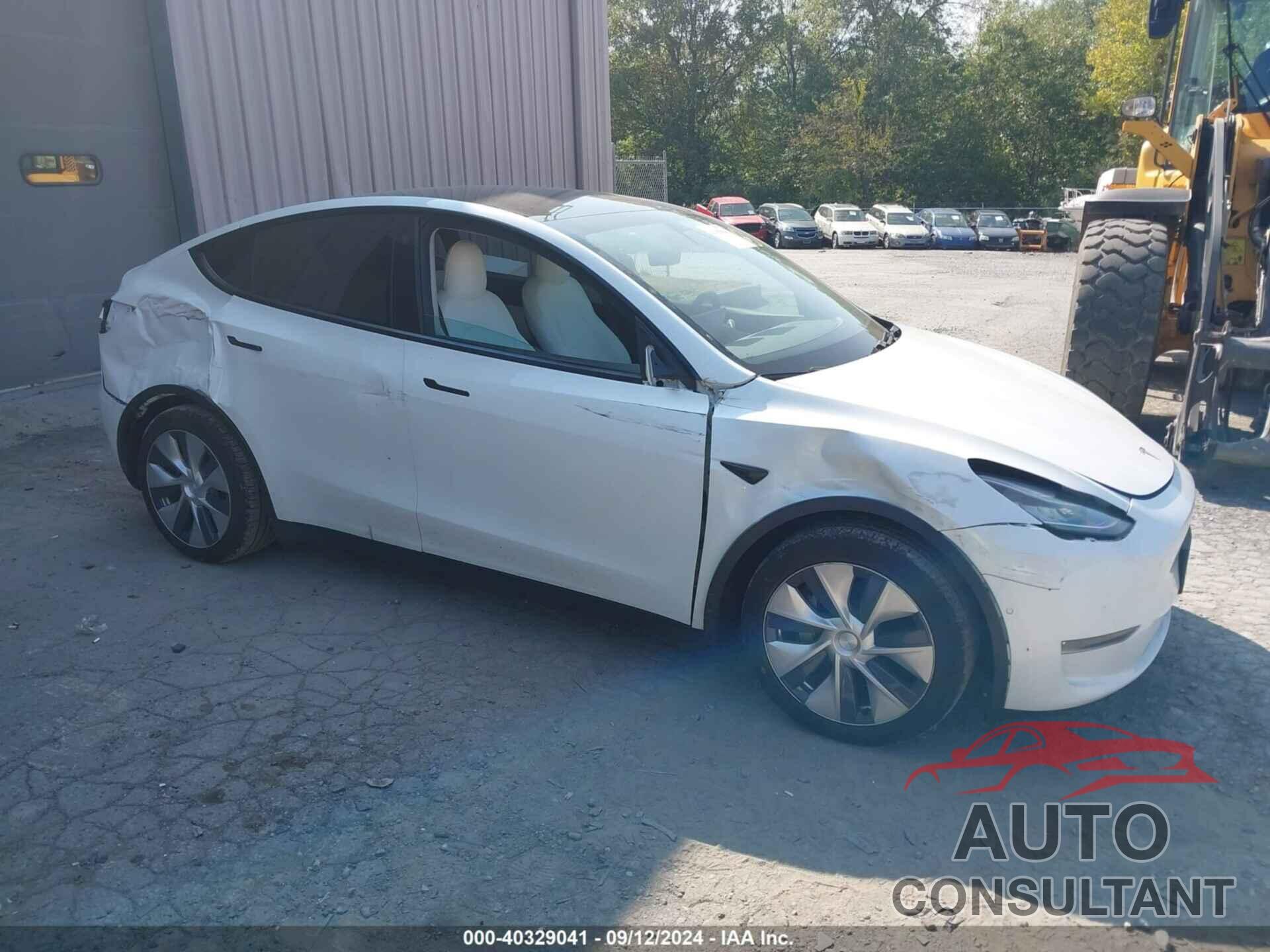 TESLA MODEL Y 2021 - 5YJYGDEE4MF069176