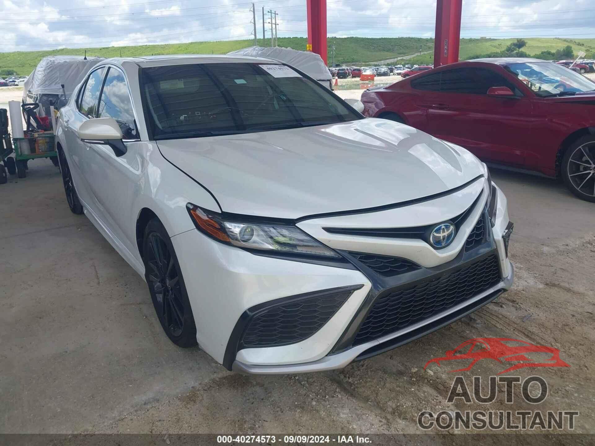 TOYOTA CAMRY 2022 - 4T1K31AK7NU590120