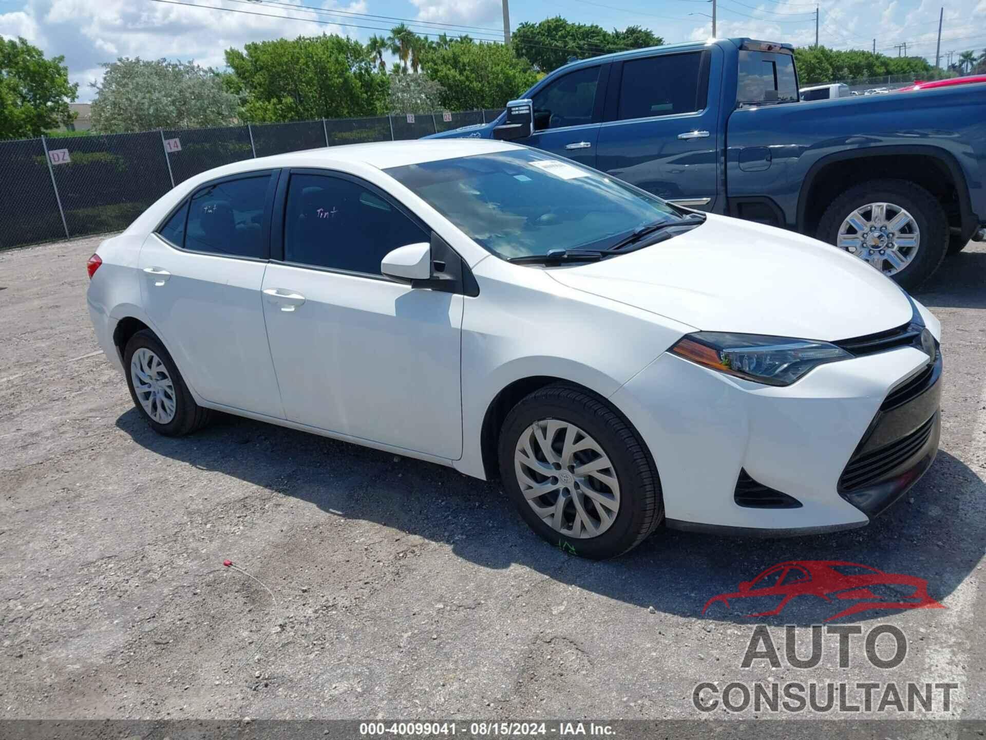 TOYOTA COROLLA 2018 - 5YFBURHE3JP850682