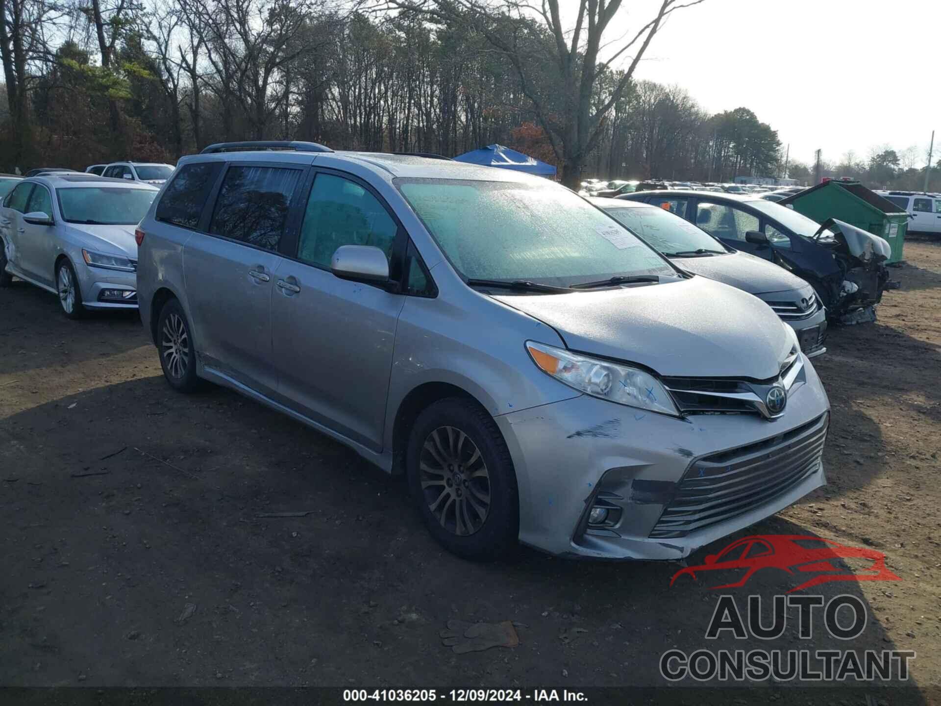 TOYOTA SIENNA 2018 - 5TDYZ3DC2JS911153