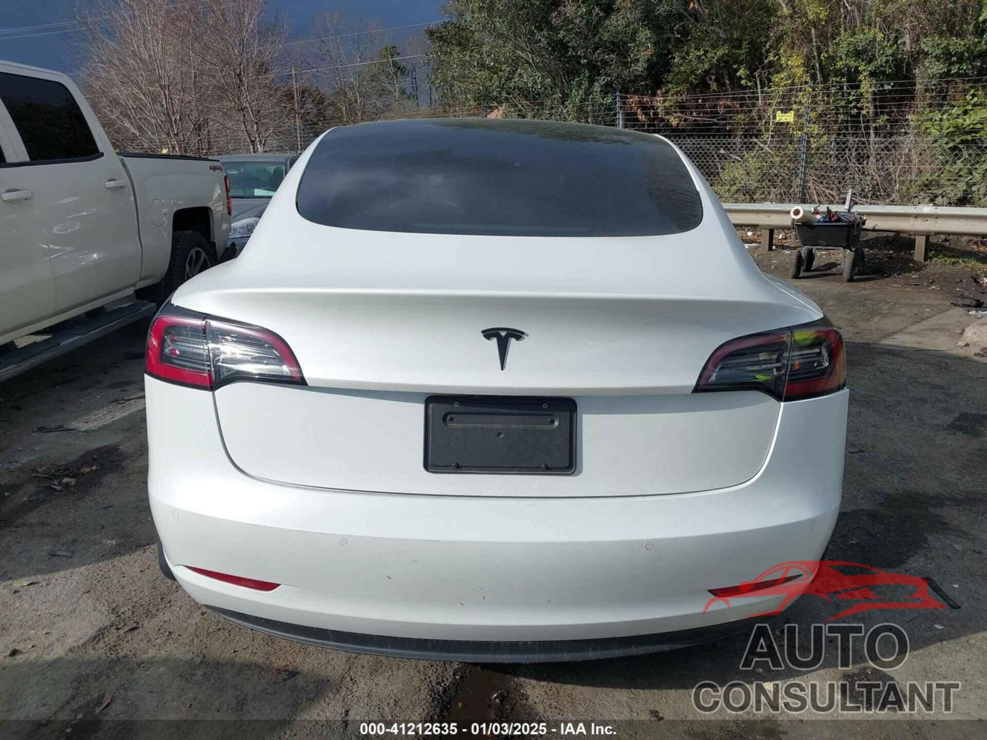 TESLA MODEL 3 2021 - 5YJ3E1EA8MF977447