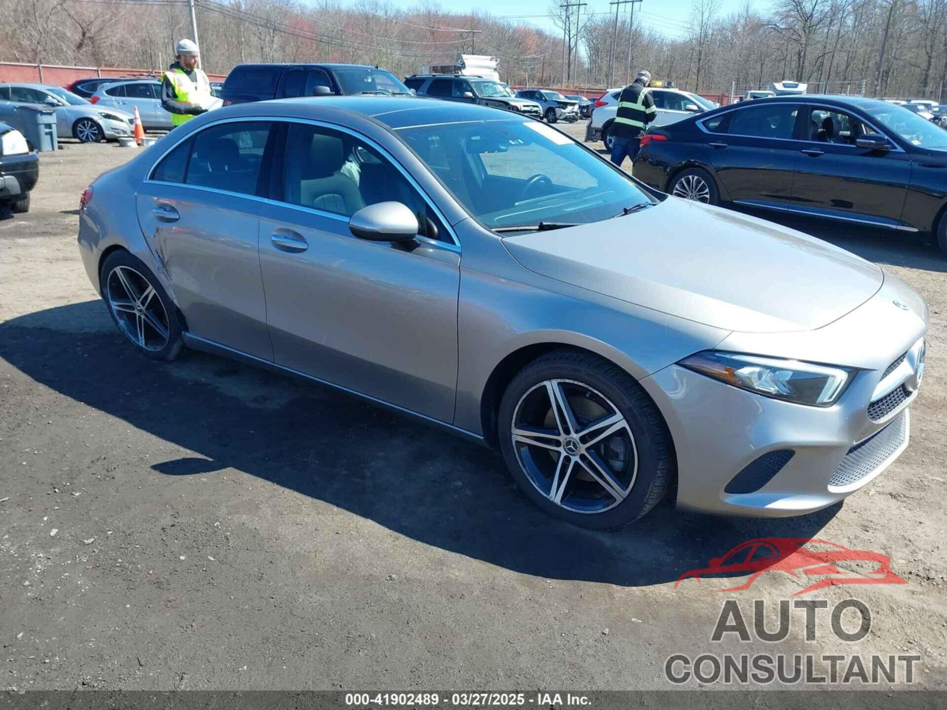 MERCEDES-BENZ A 220 2019 - WDD3G4FB7KW022334