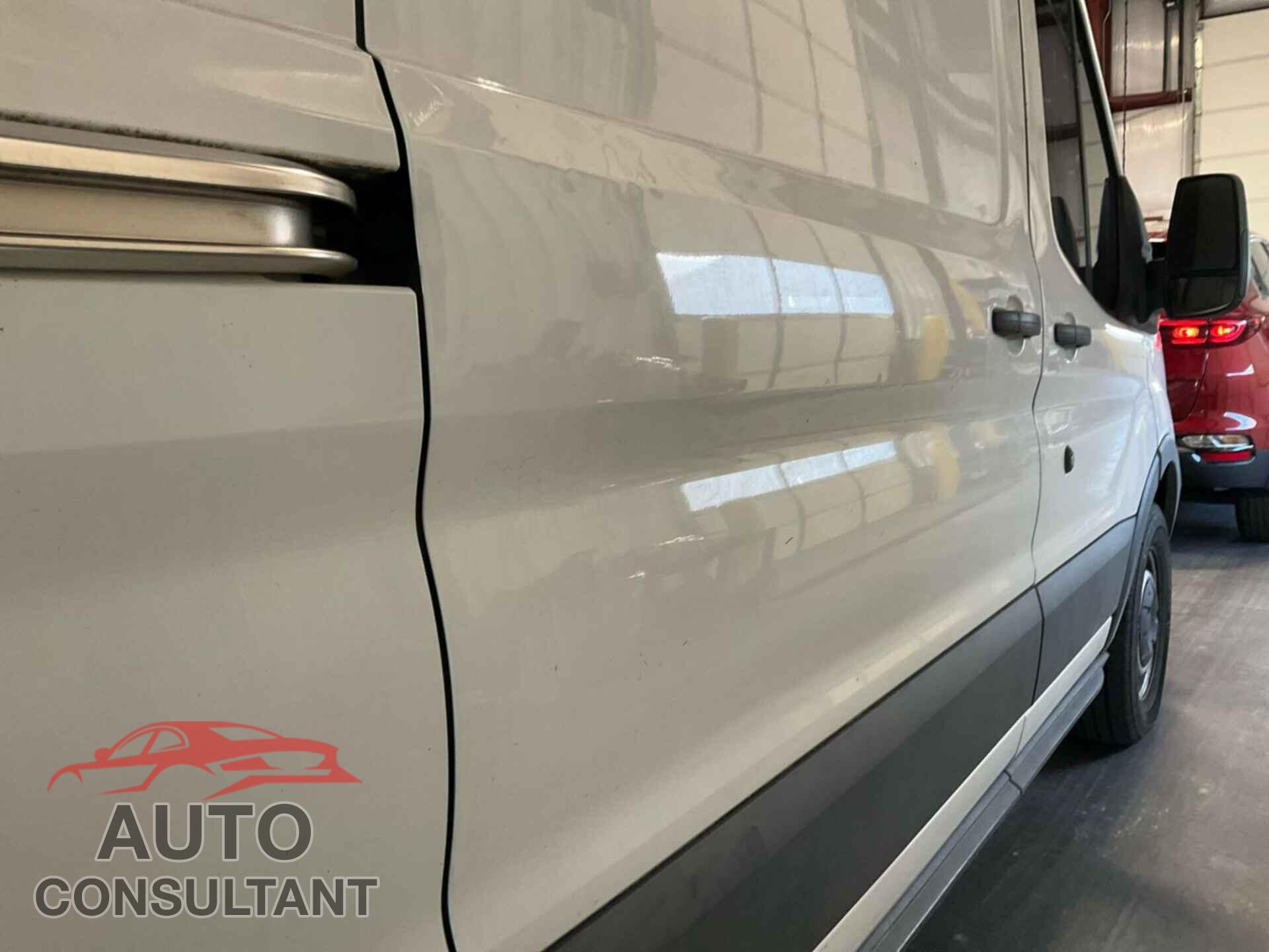 FORD TRANSIT 2017 - 1FTYR2CMXHKA03216