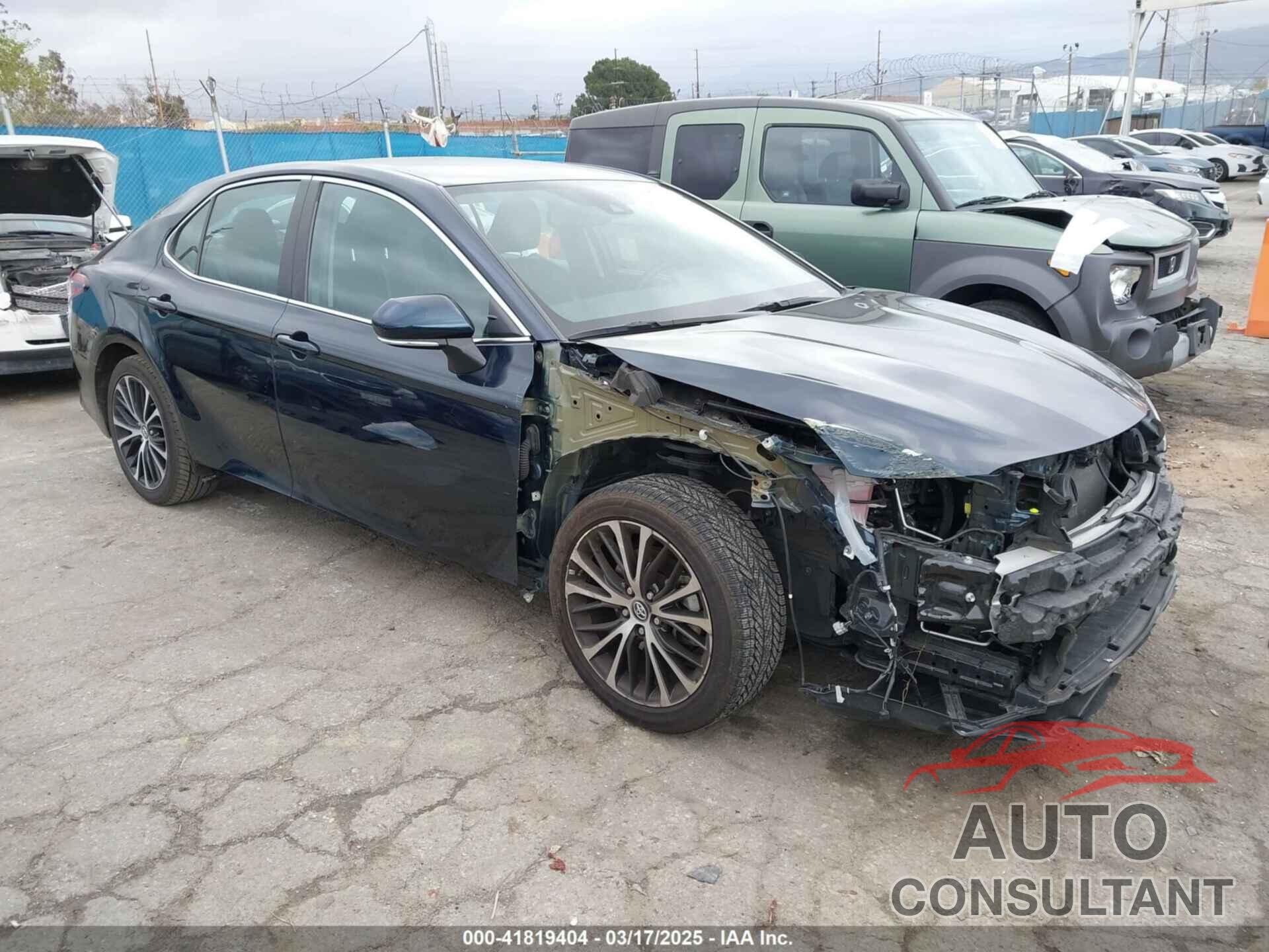 TOYOTA CAMRY 2019 - 4T1B11HK2KU288984