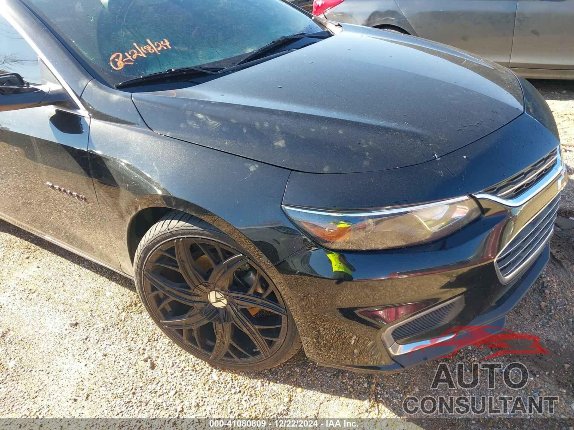 CHEVROLET MALIBU 2018 - 1G1ZD5ST2JF241002