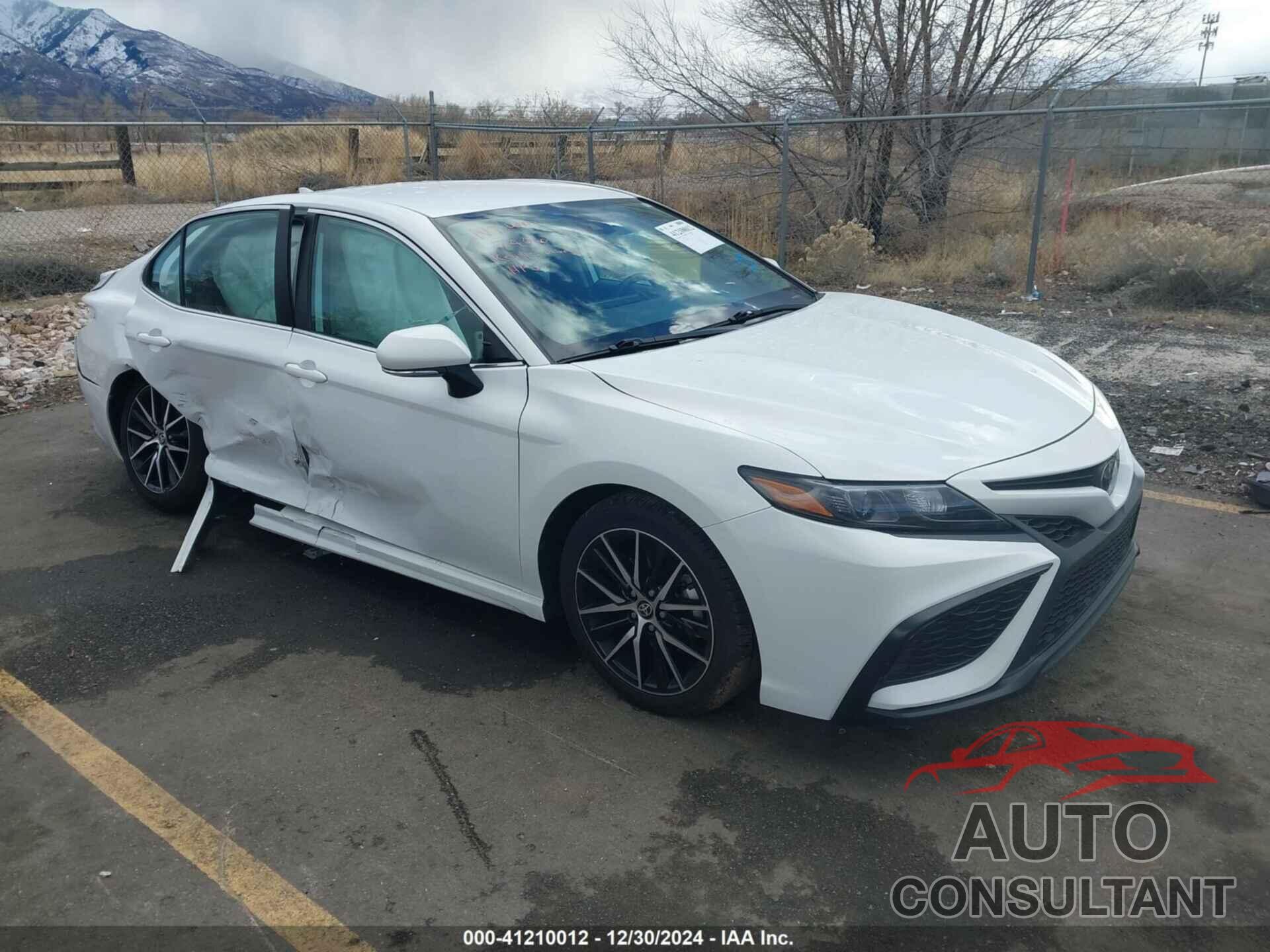 TOYOTA CAMRY 2023 - 4T1G11AK6PU813746