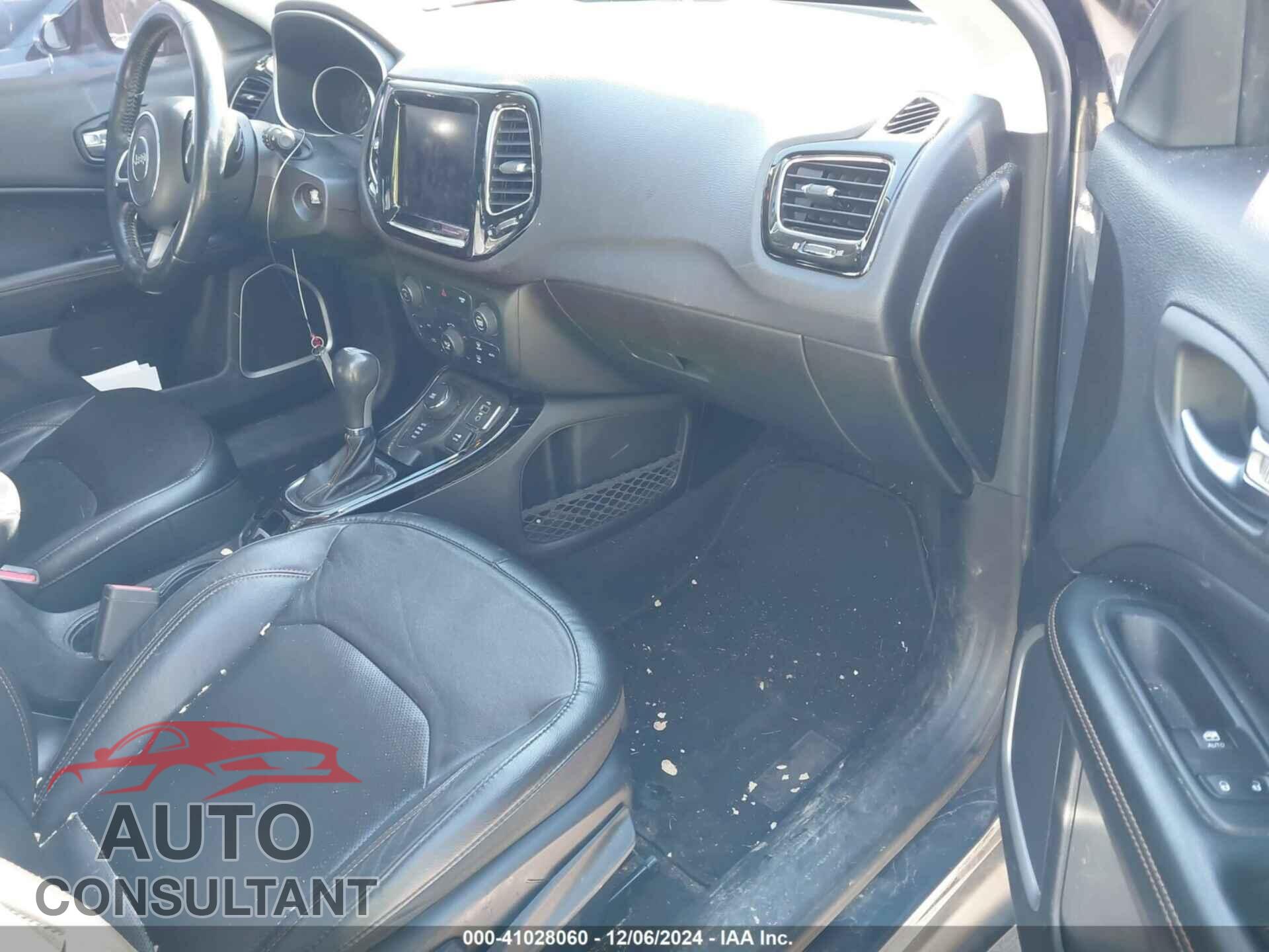 JEEP COMPASS 2018 - 3C4NJDCB2JT168458