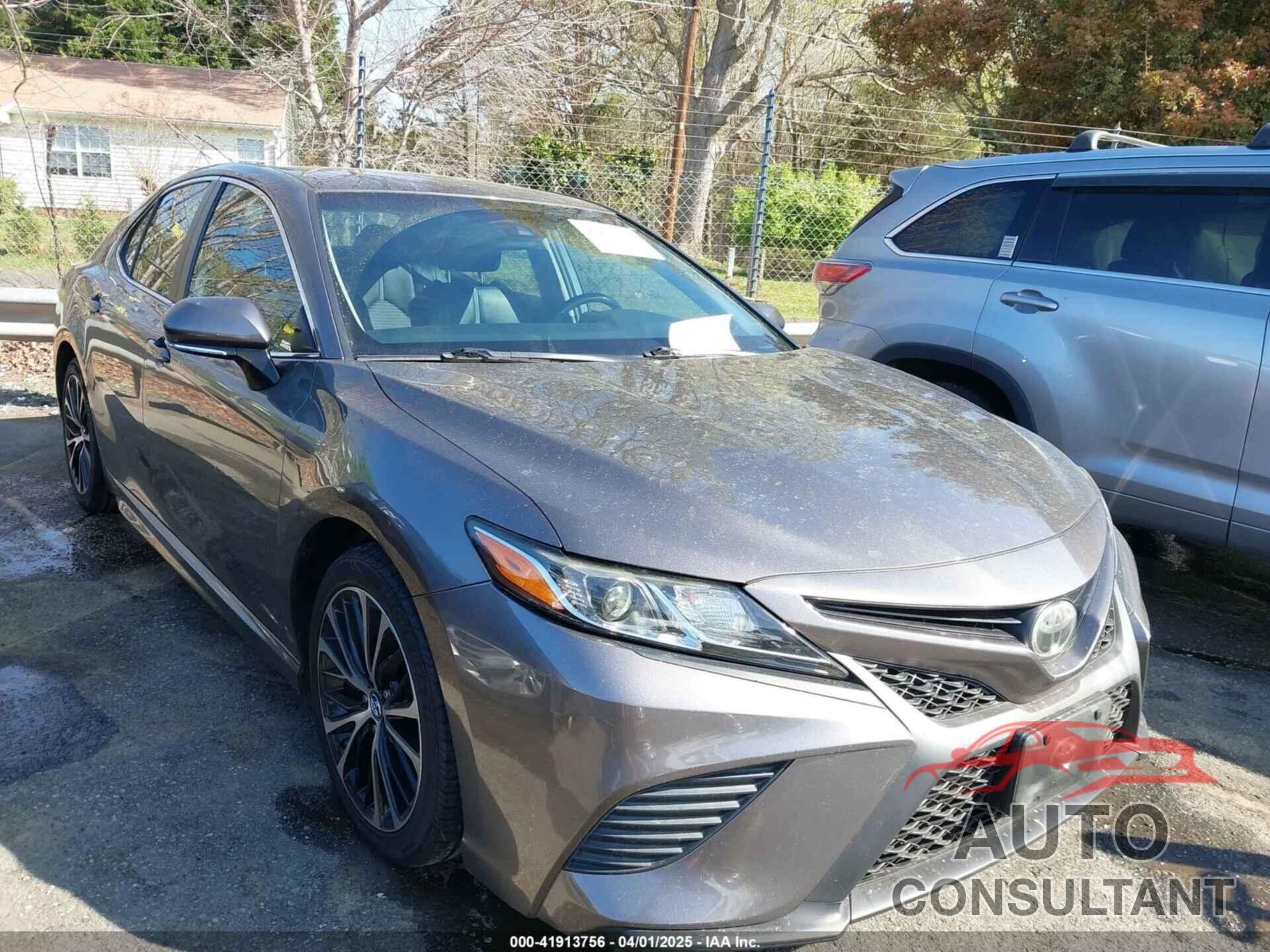 TOYOTA CAMRY 2018 - 4T1B11HK3JU518806