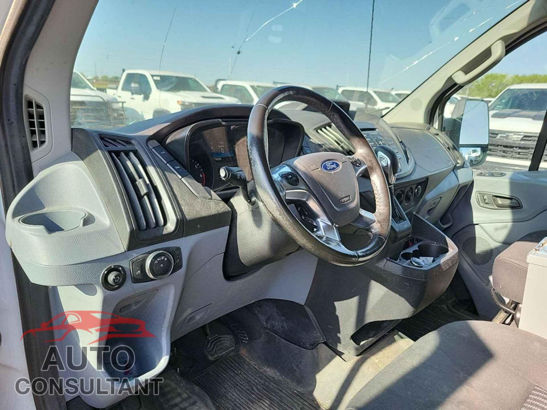 FORD TRANSIT 2019 - 1FTYR1YG7KKB48251