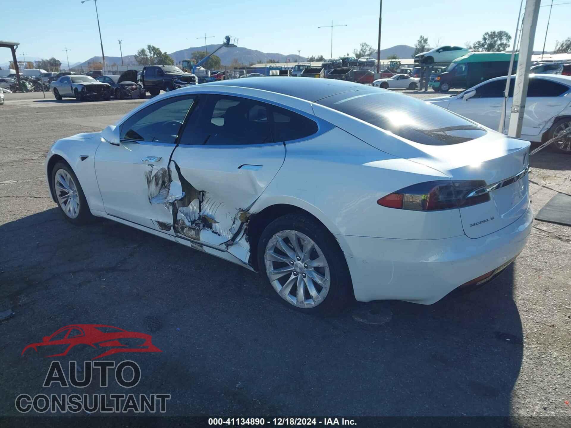 TESLA MODEL S 2018 - 5YJSA1E21JF275935