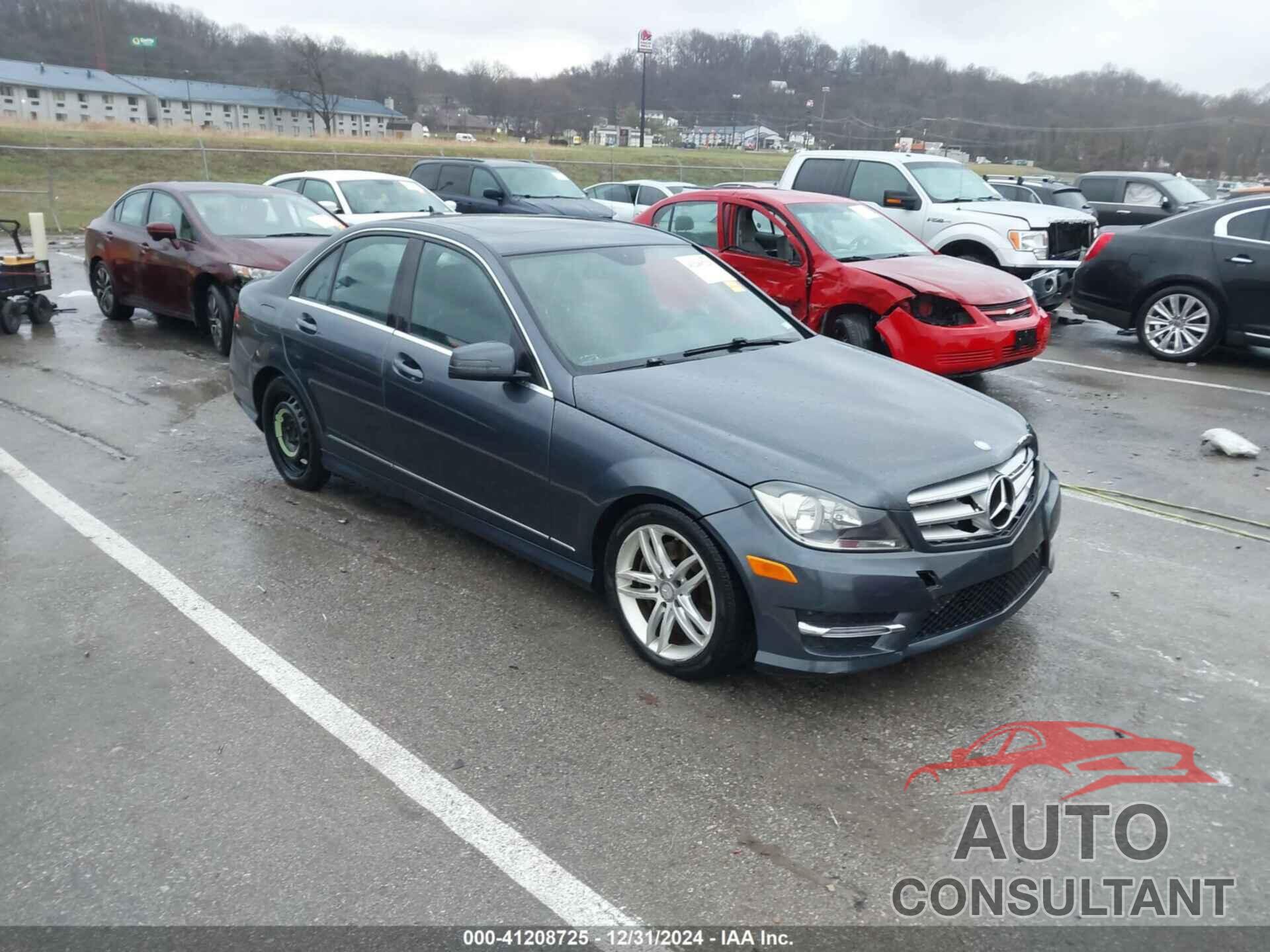 MERCEDES-BENZ C 300 2013 - WDDGF8ABXDA836450