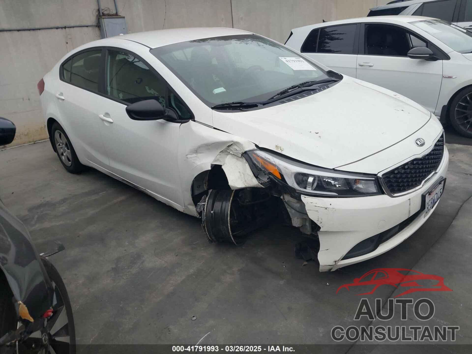 KIA FORTE 2018 - 3KPFK4A74JE271563