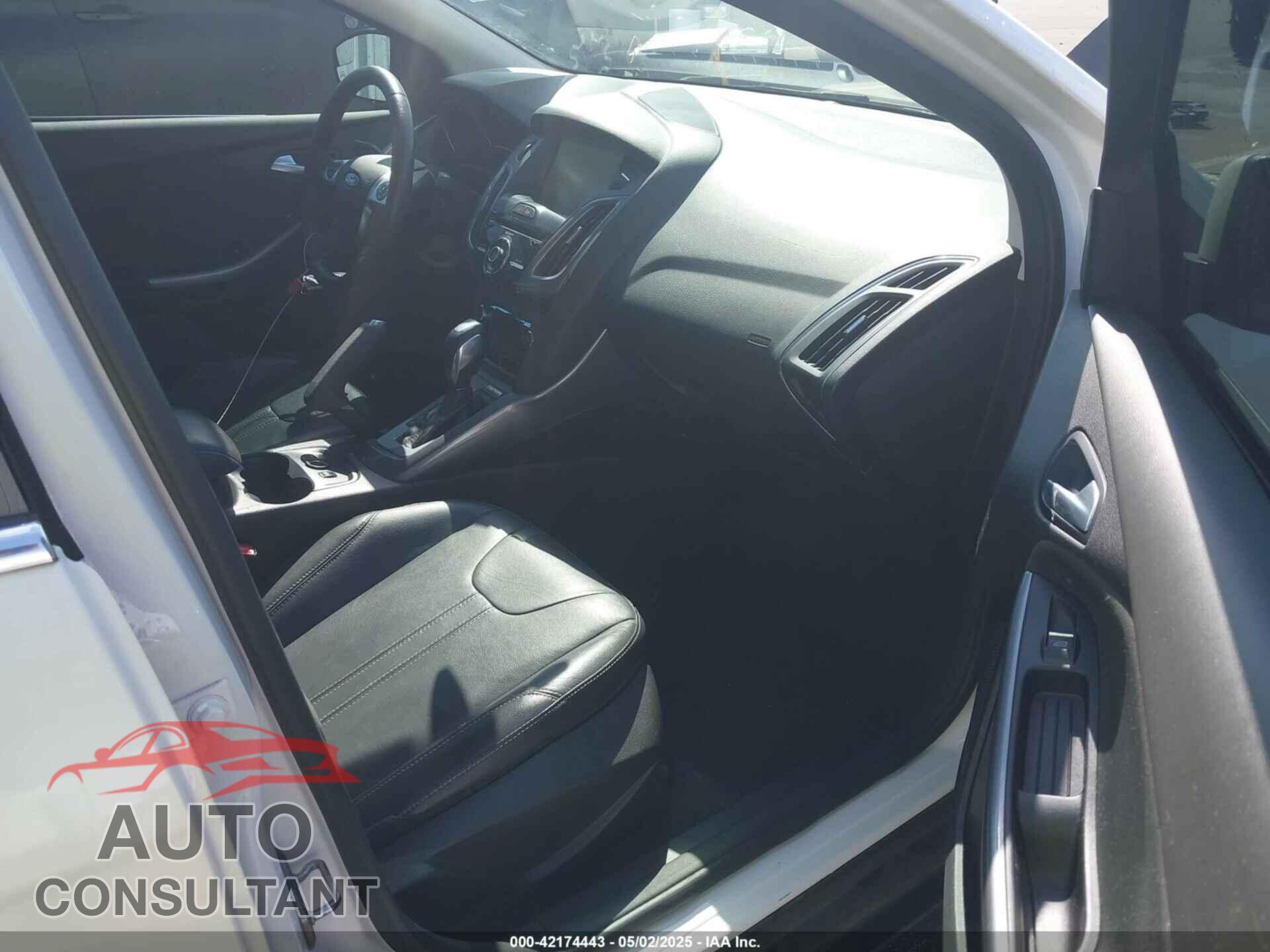 FORD FOCUS 2014 - 1FADP3J2XEL433464