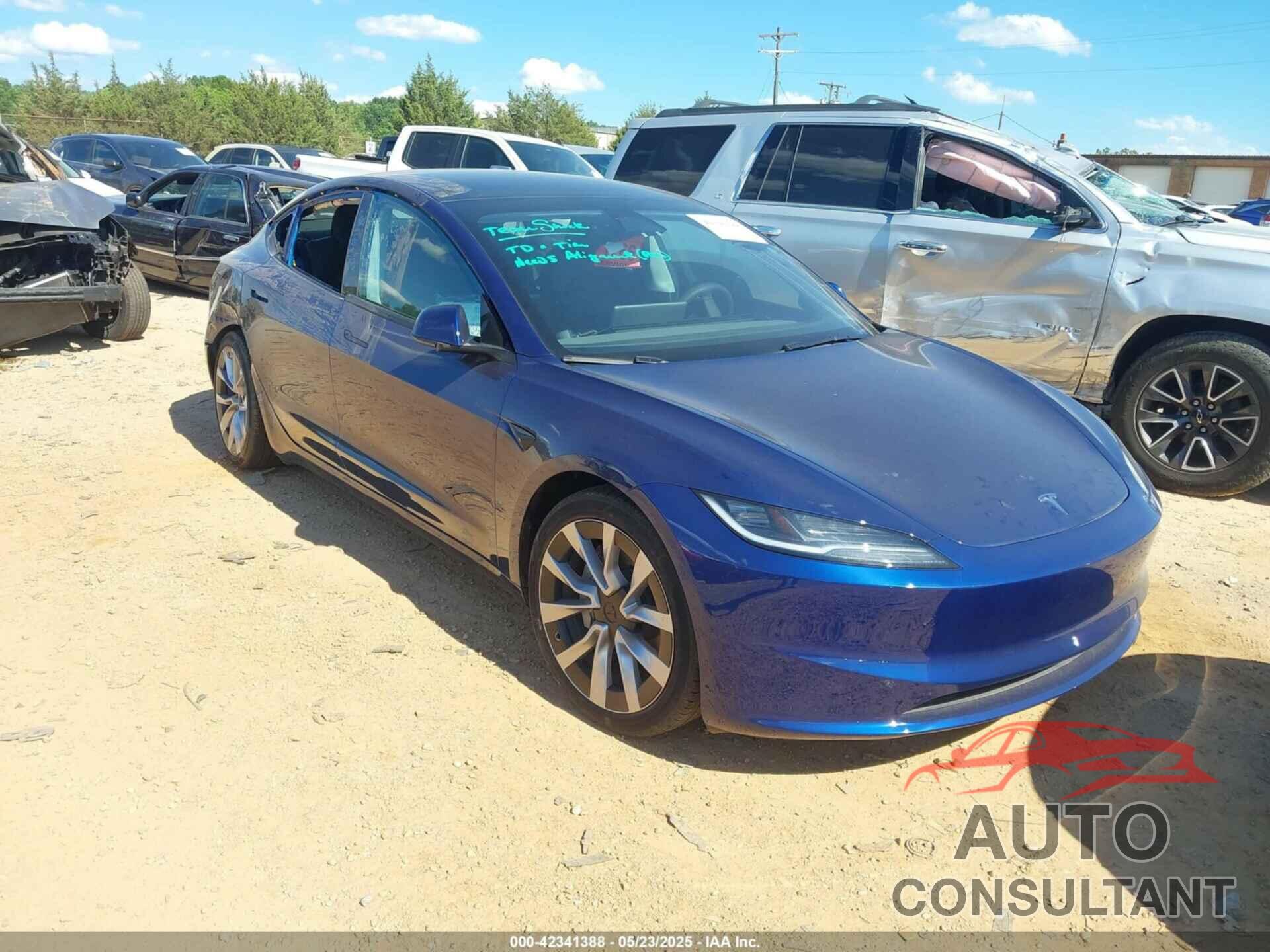 TESLA MODEL 3 2024 - 5YJ3E1EB3RF768097