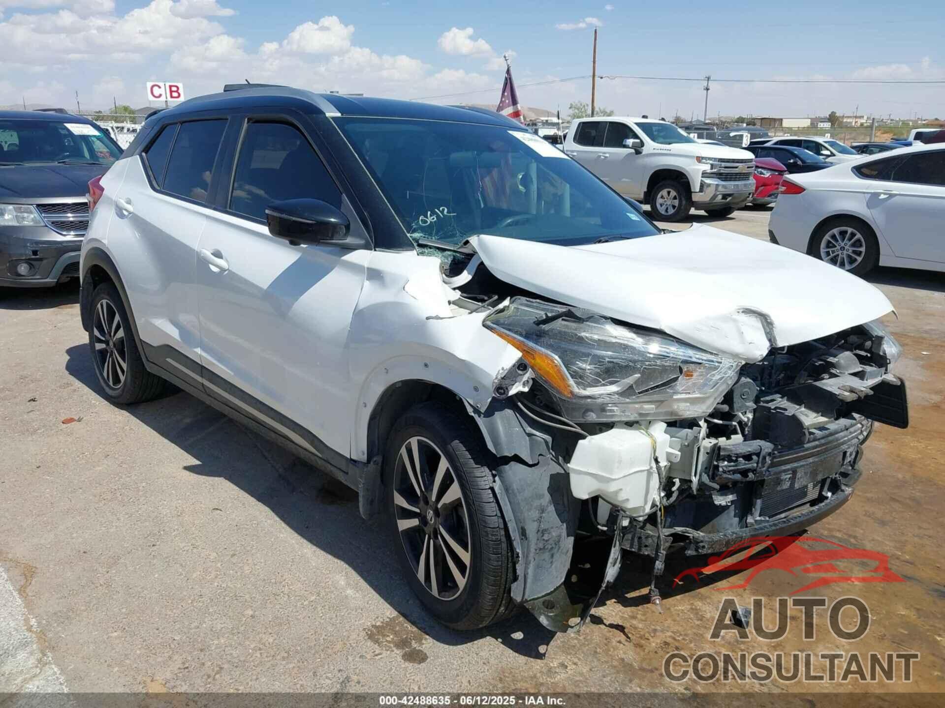 NISSAN KICKS 2018 - 3N1CP5CU7JL523866