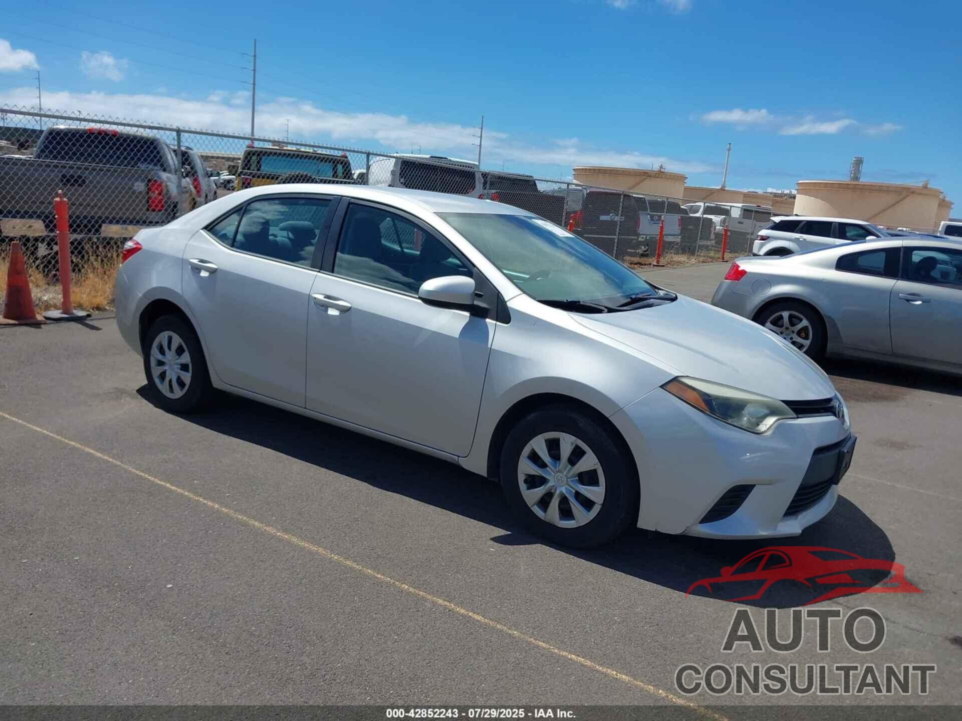 TOYOTA COROLLA 2015 - 5YFBURHE2FP333400