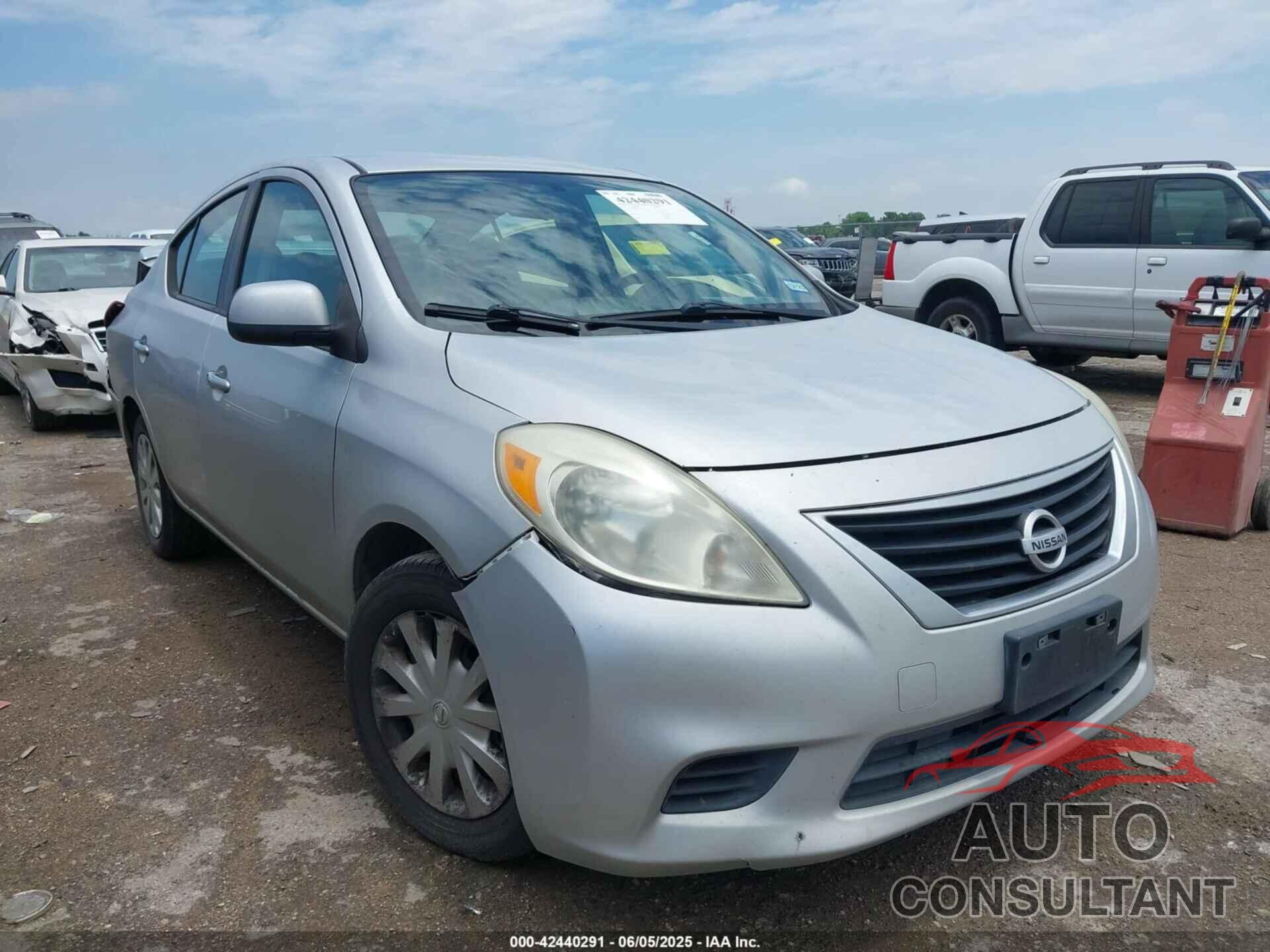 NISSAN VERSA 2013 - 3N1CN7AP7DL877468