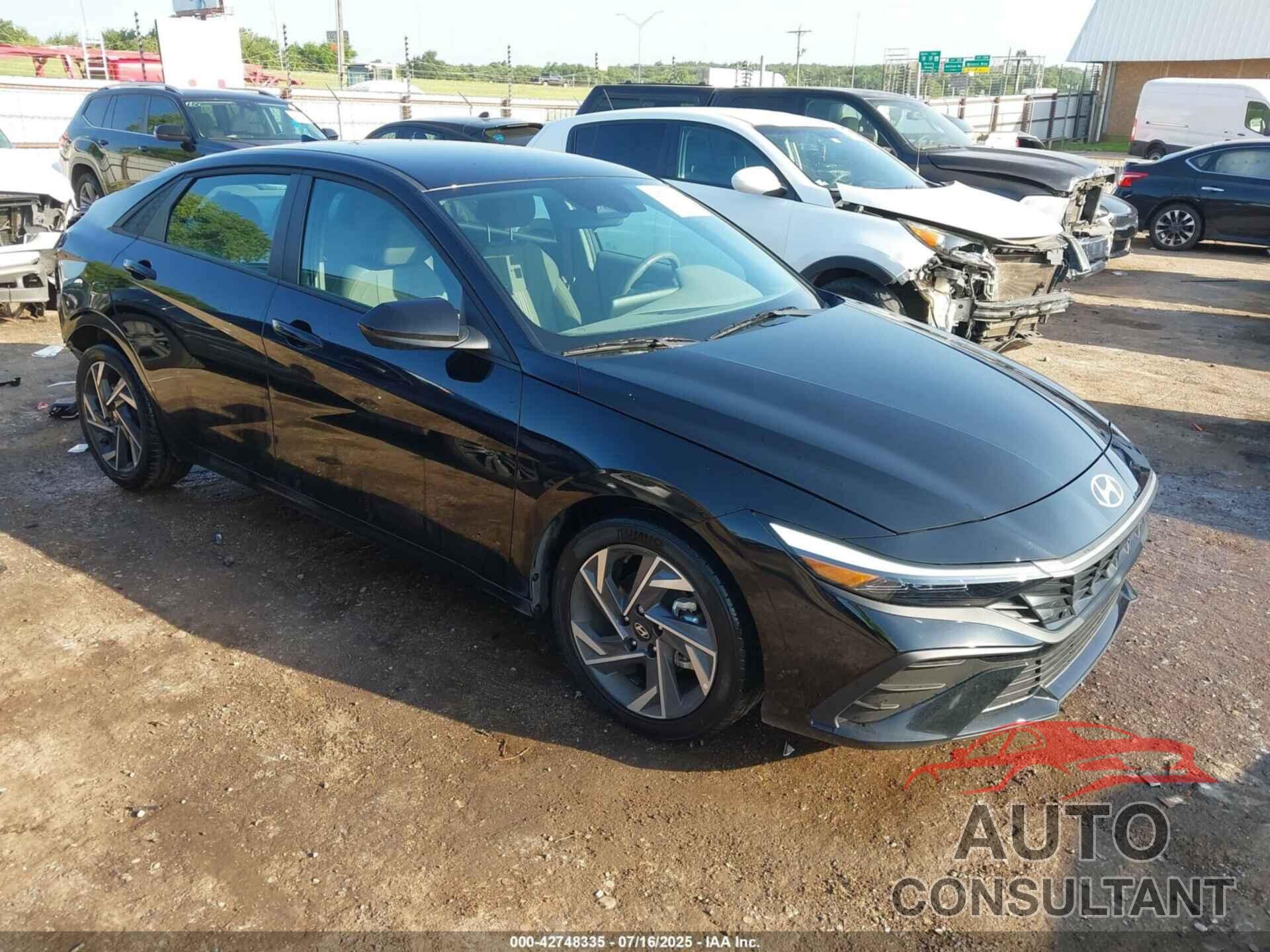 HYUNDAI ELANTRA 2025 - KMHLM4DG8SU958648