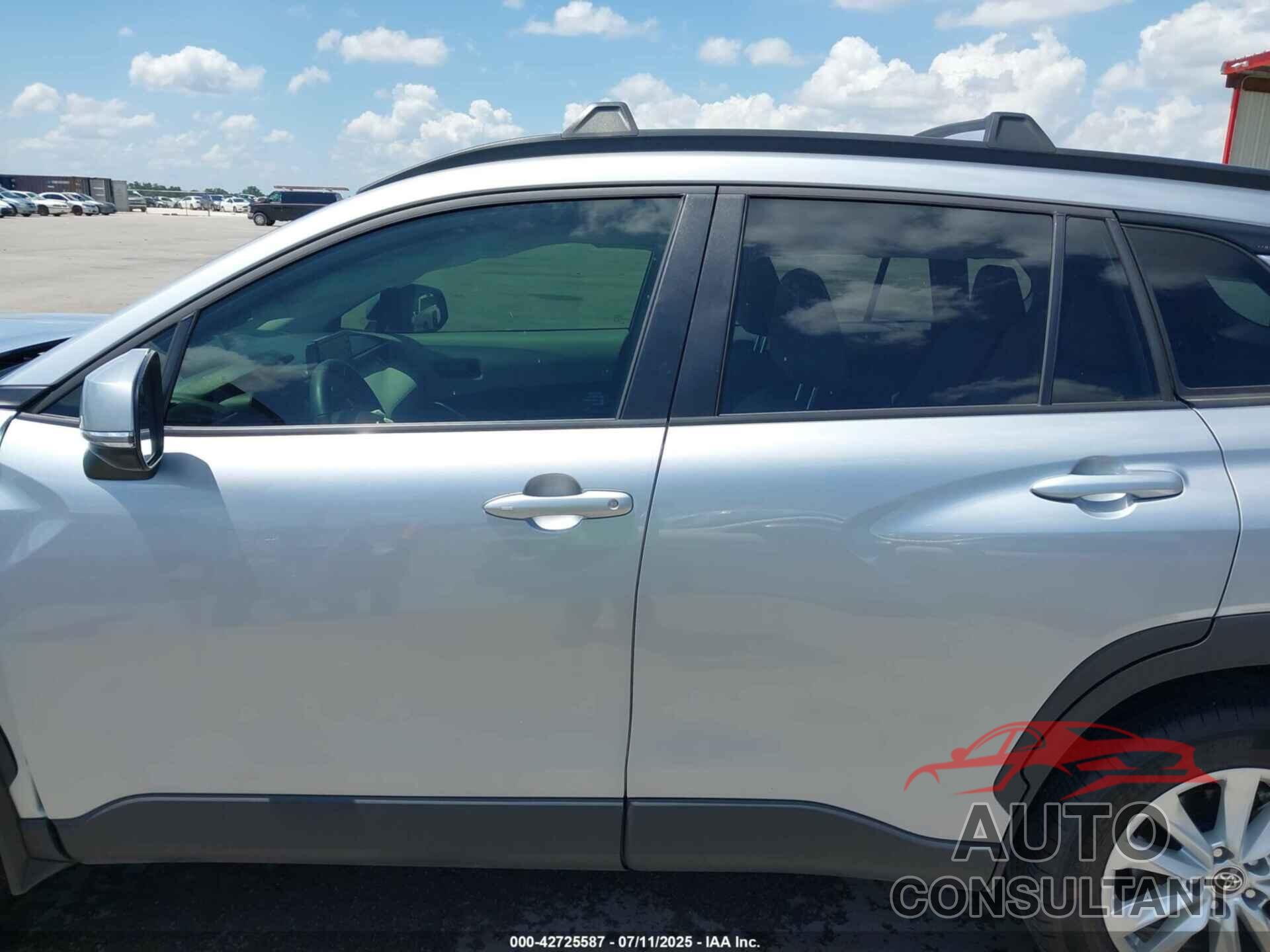 TOYOTA COROLLA CROSS 2022 - 7MUCAAAG8NV004173