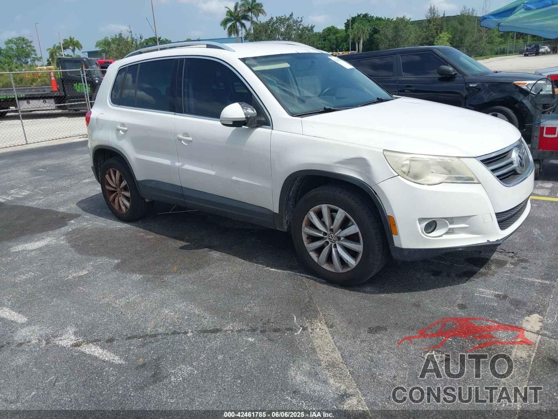 VOLKSWAGEN TIGUAN 2011 - WVGAV7AX9BW514225