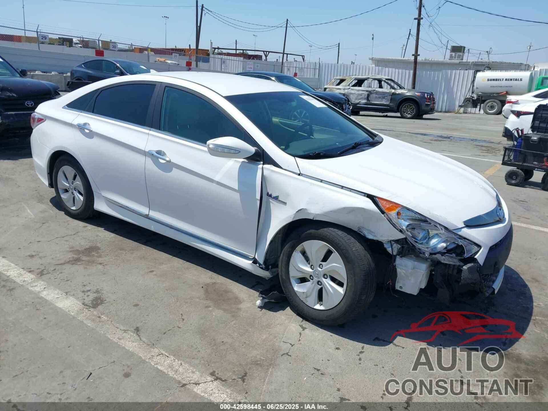HYUNDAI SONATA HYBRID 2015 - KMHEC4A4XFA128590