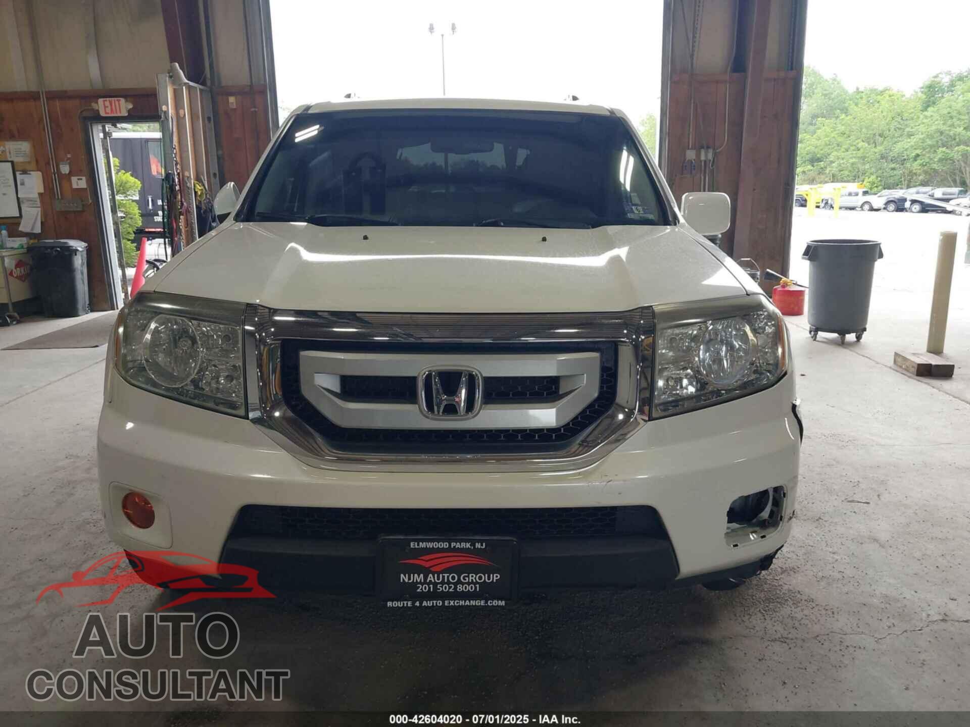 HONDA PILOT 2011 - 5FNYF4H90BB056195