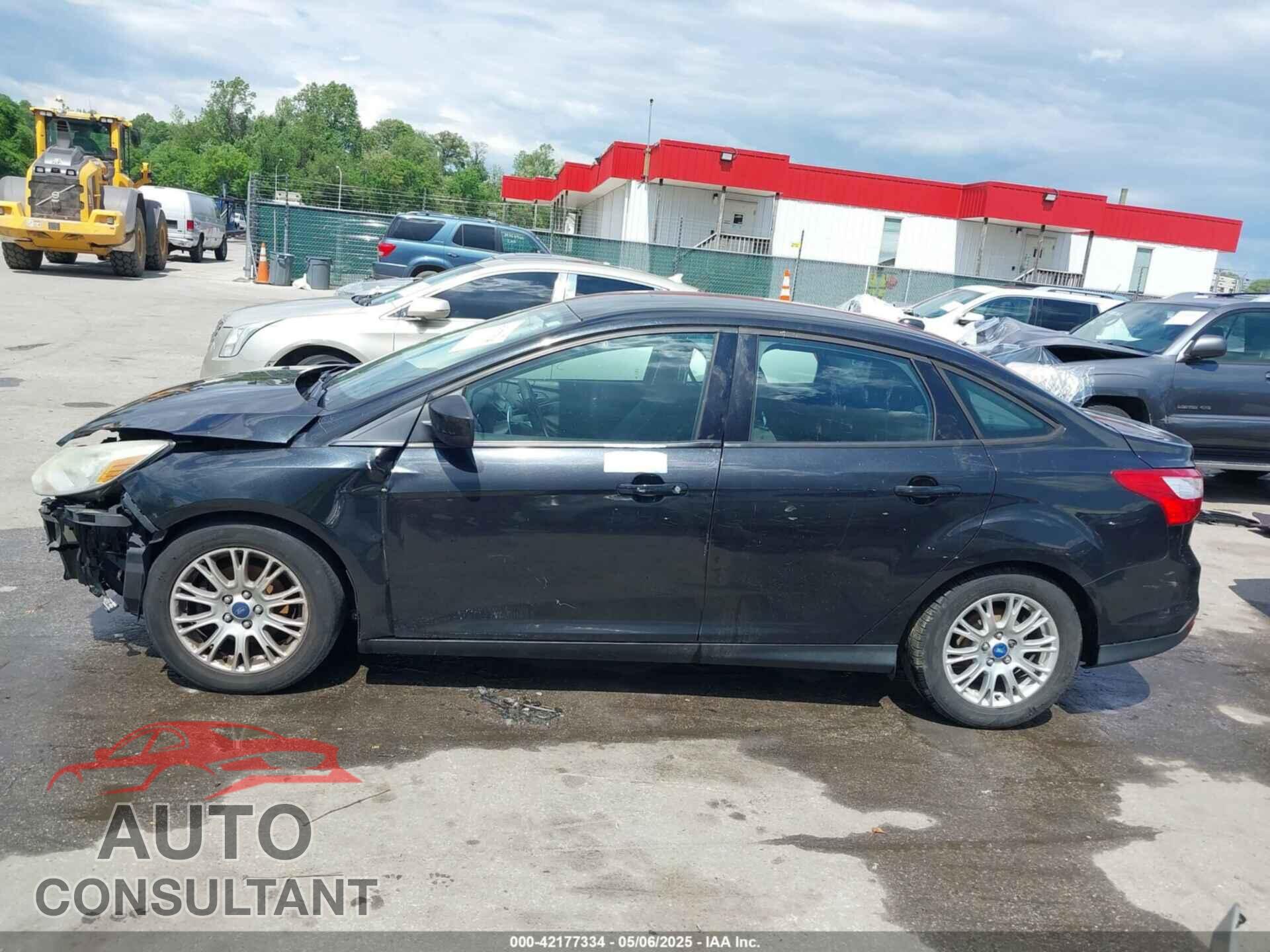 FORD FOCUS 2012 - 1FAHP3F24CL107411