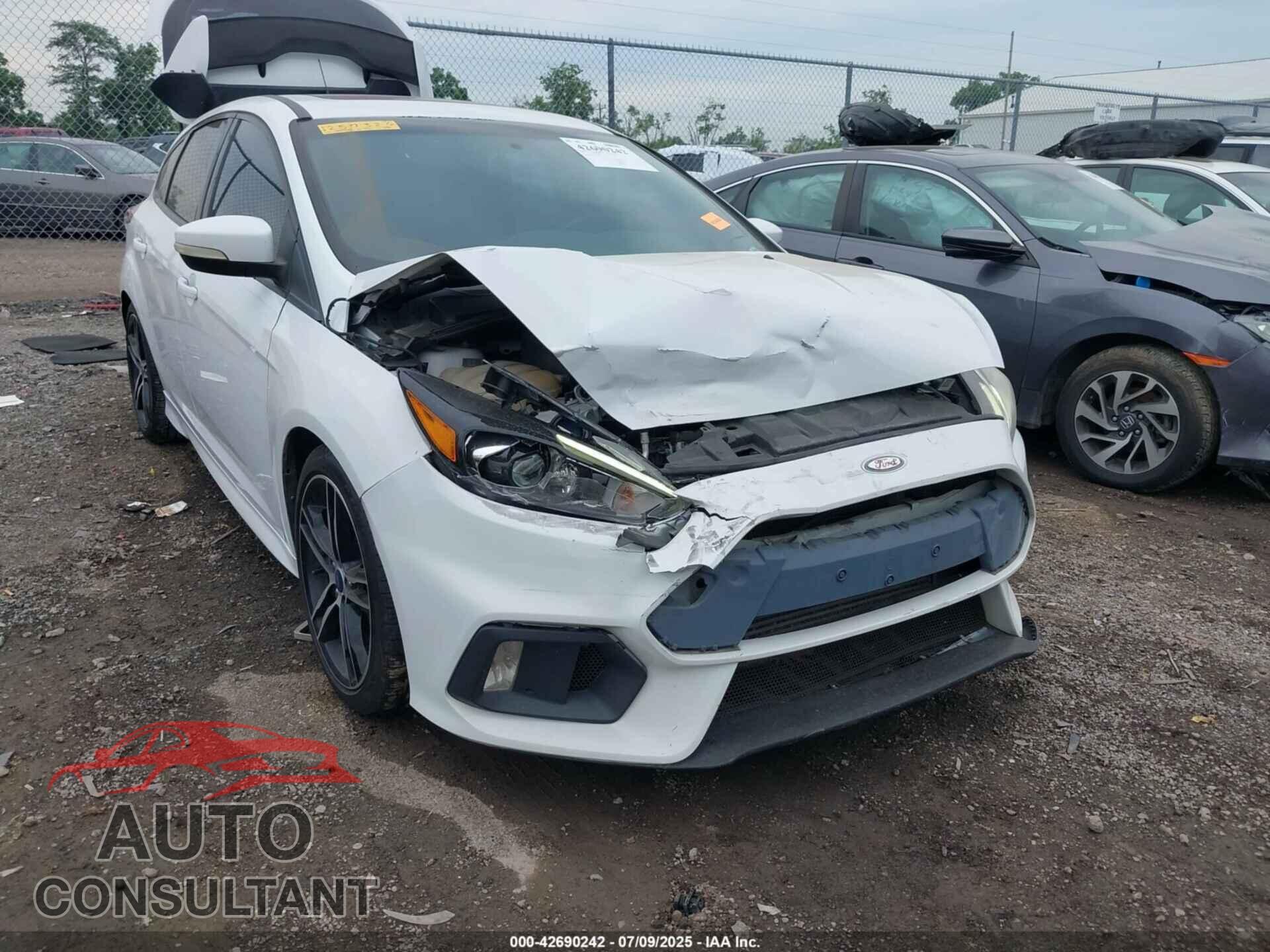 FORD FOCUS 2017 - 1FADP3L97HL257326