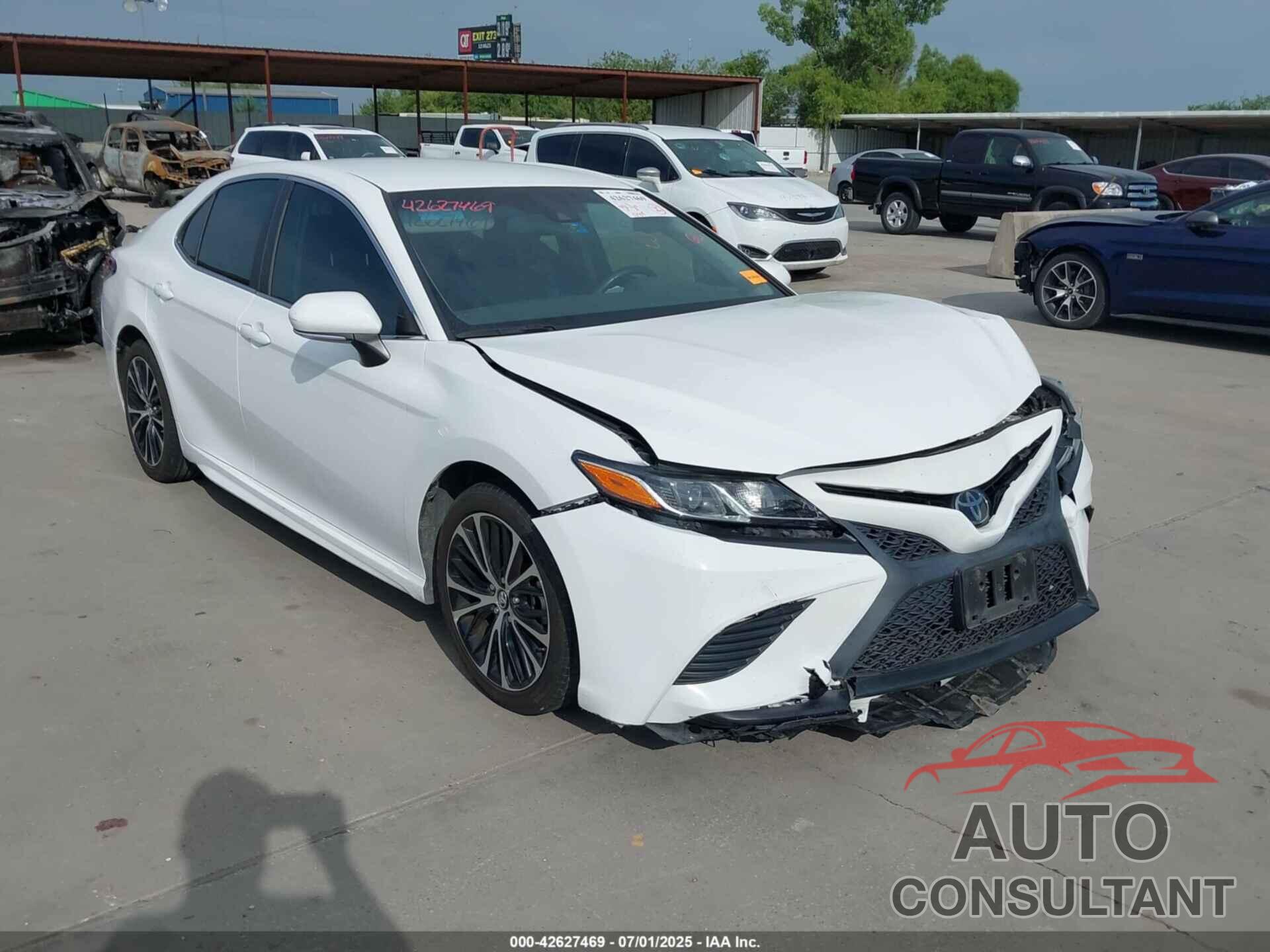 TOYOTA CAMRY 2018 - 4T1B11HKXJU660697