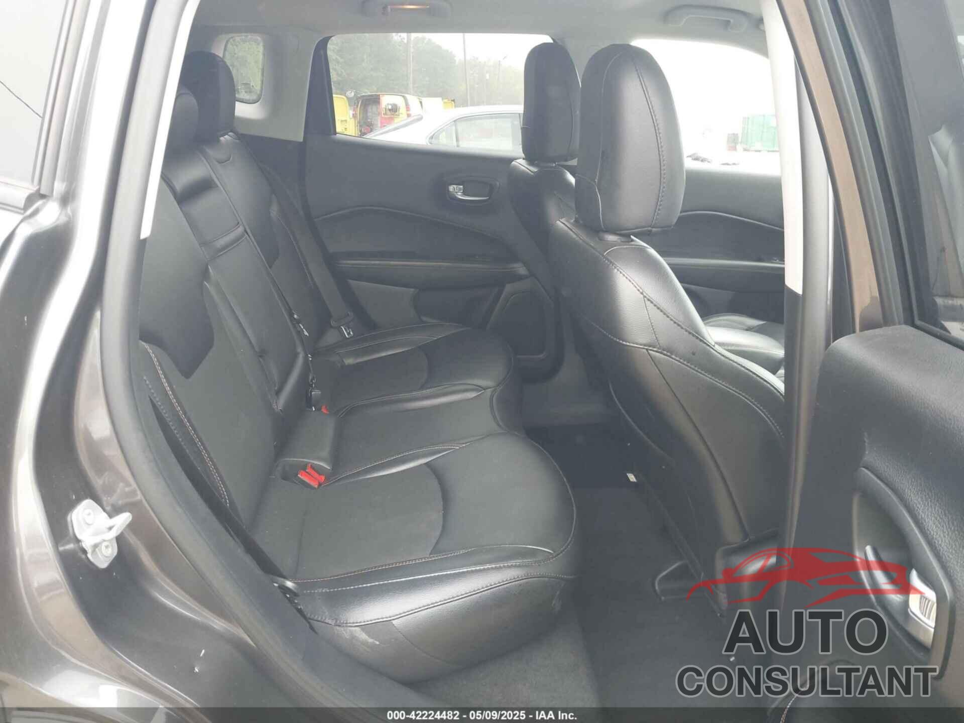JEEP COMPASS 2019 - 3C4NJDBB8KT748588