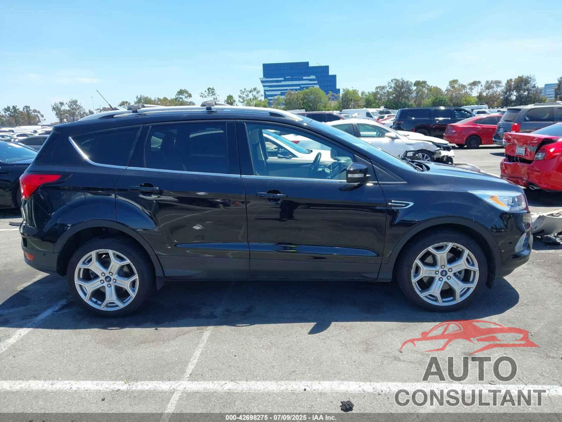 FORD ESCAPE 2019 - 1FMCU9J98KUA21480