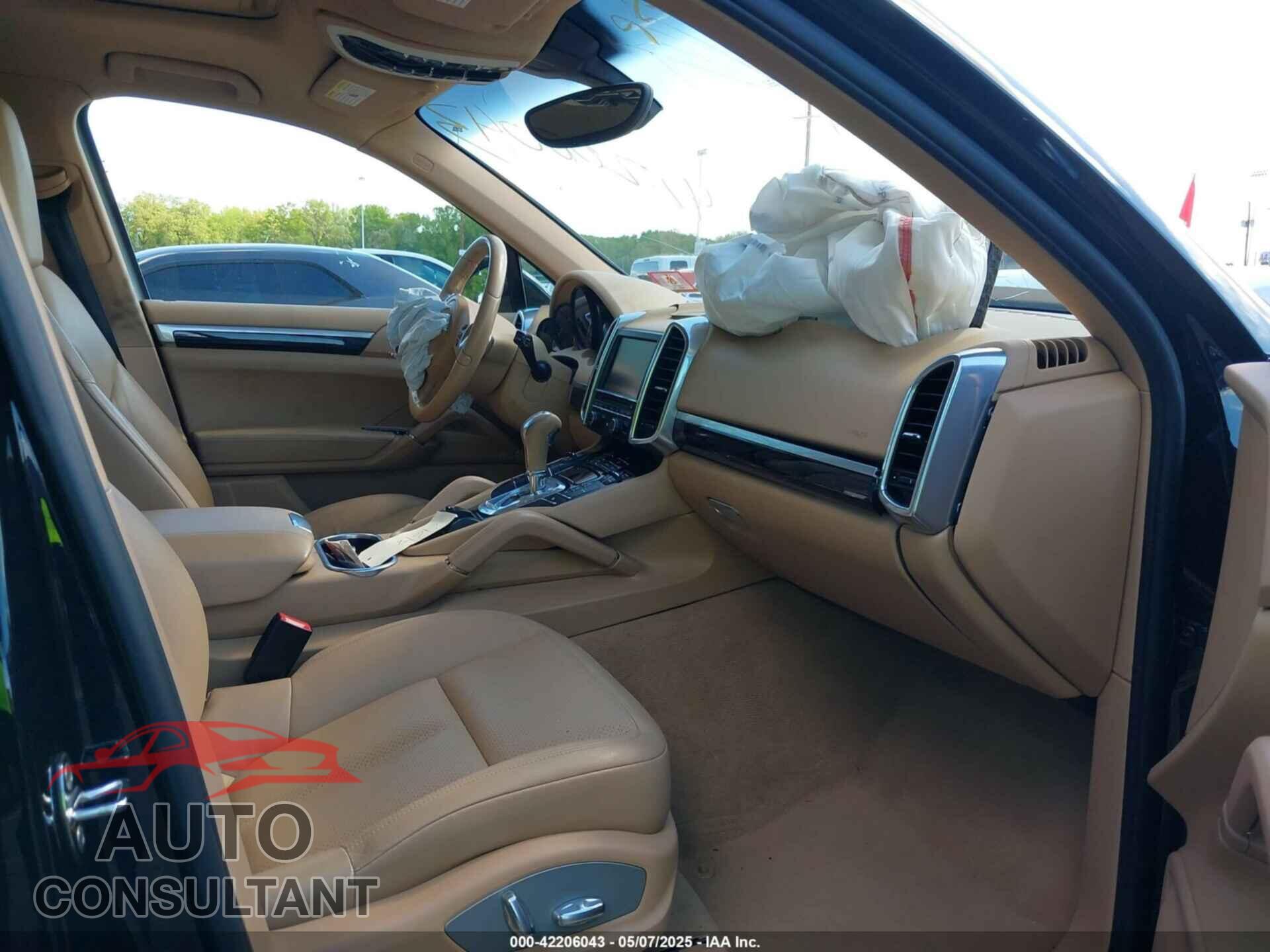 PORSCHE CAYENNE 2012 - WP1AA2A28CLA04618