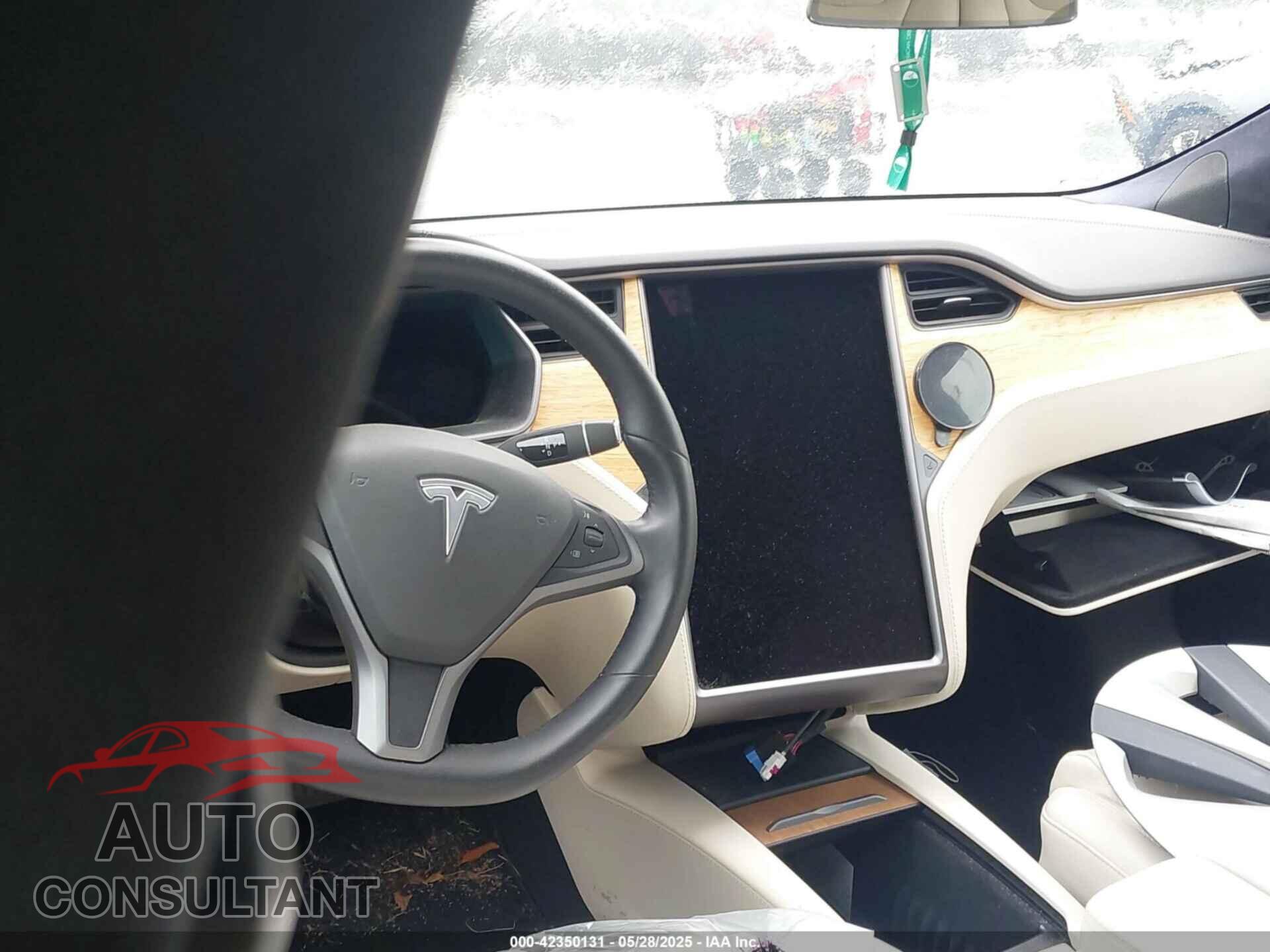 TESLA MODEL S 2020 - 5YJSA1E21LF413251