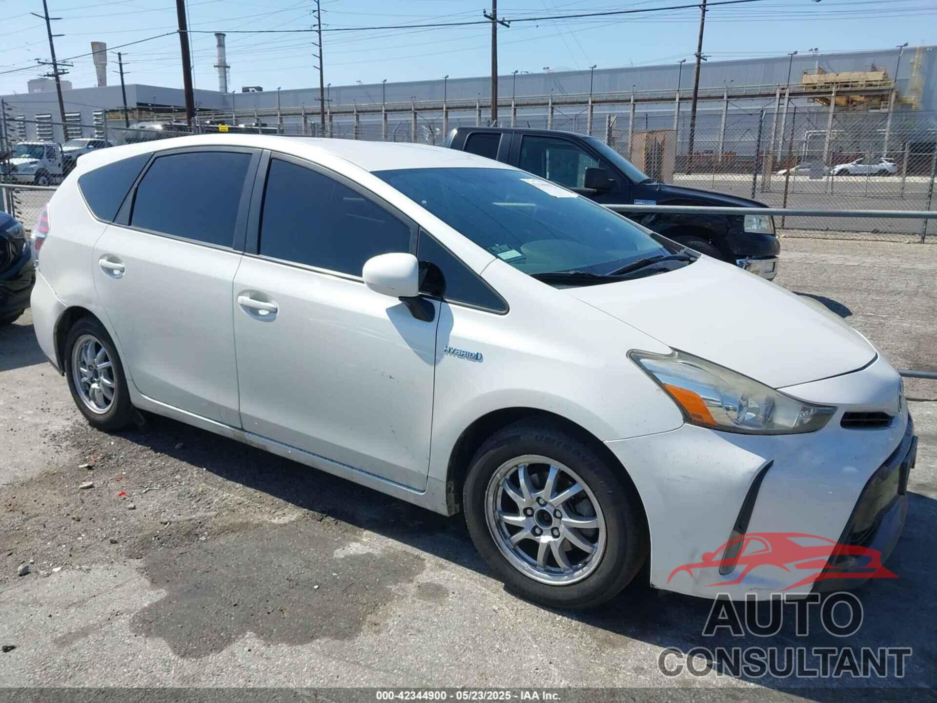 TOYOTA PRIUS V 2015 - JTDZN3EU0FJ015879