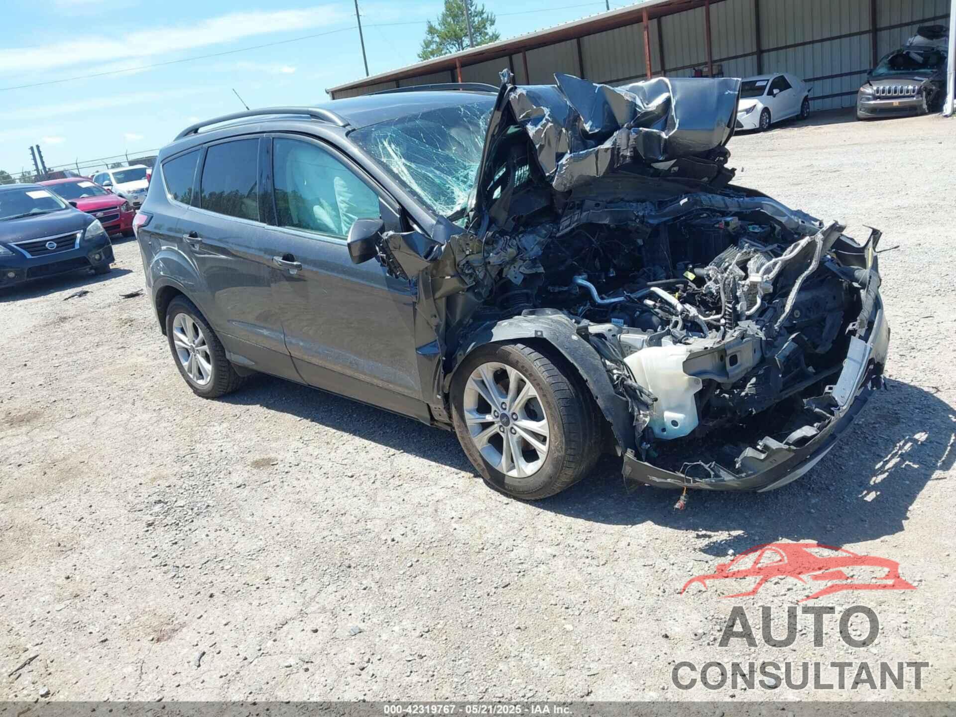 FORD ESCAPE 2017 - 1FMCU0GD5HUE92261