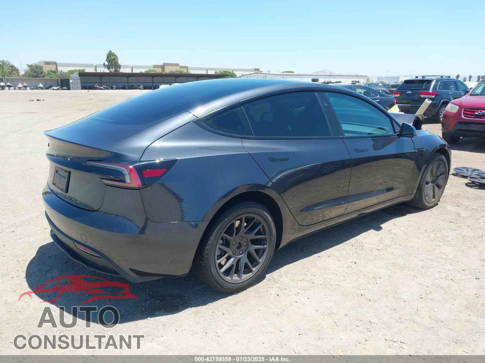 TESLA MODEL 3 2024 - 5YJ3E1EA9RF735872