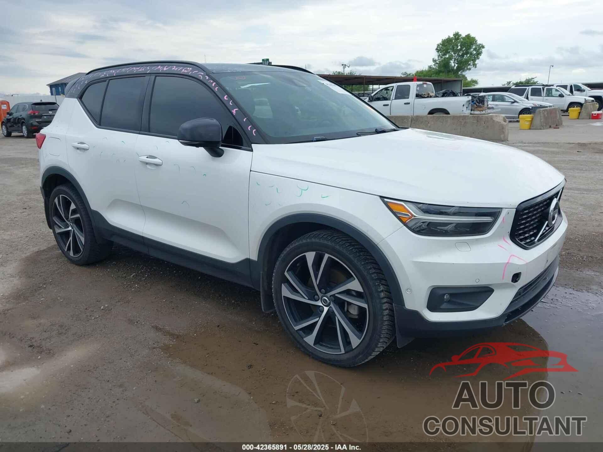 VOLVO XC40 2019 - YV4162UM6K2085605