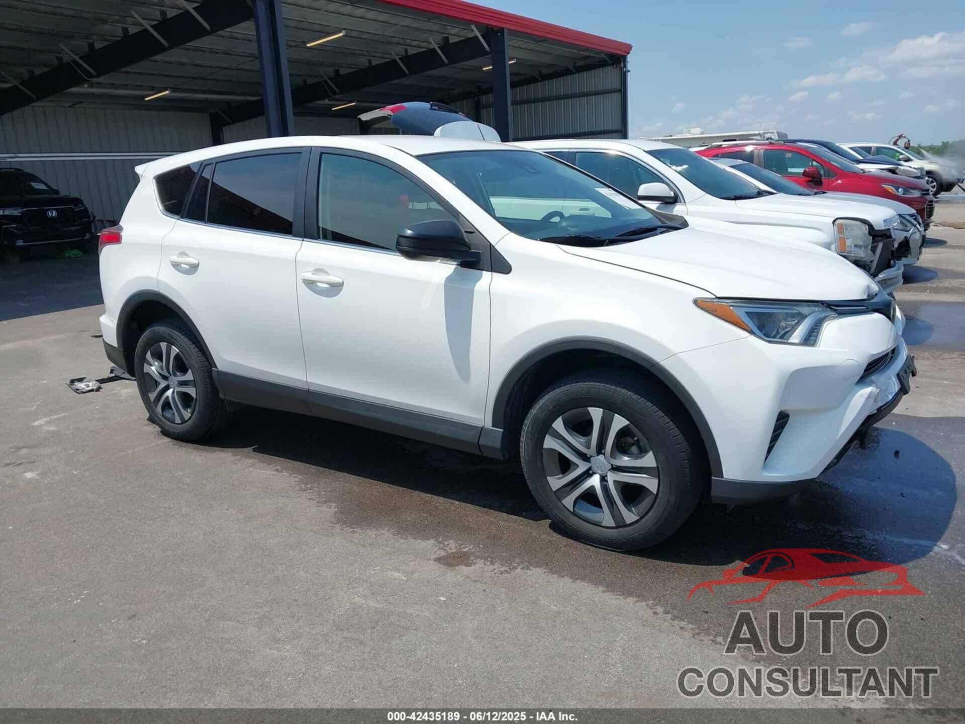 TOYOTA RAV4 2017 - JTMBFREV8HD221334