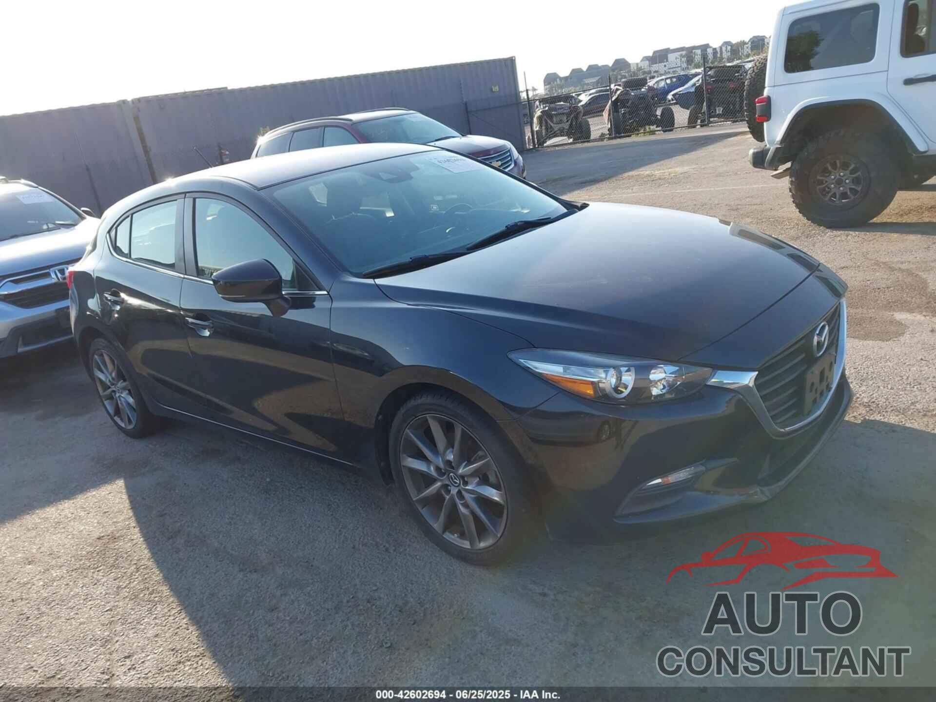 MAZDA MAZDA3 2018 - 3MZBN1L39JM225650
