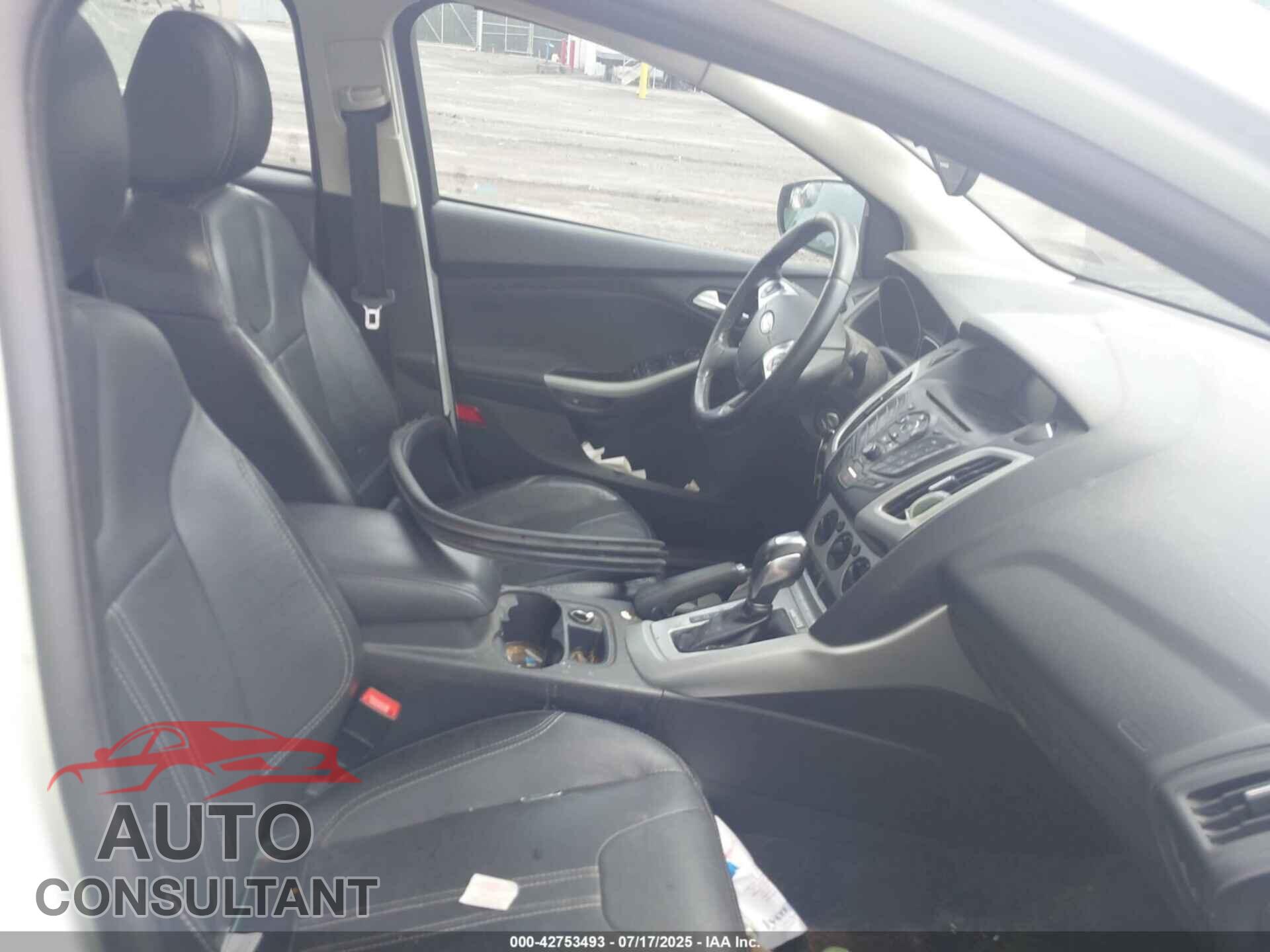 FORD FOCUS 2014 - 1FADP3F22EL319113