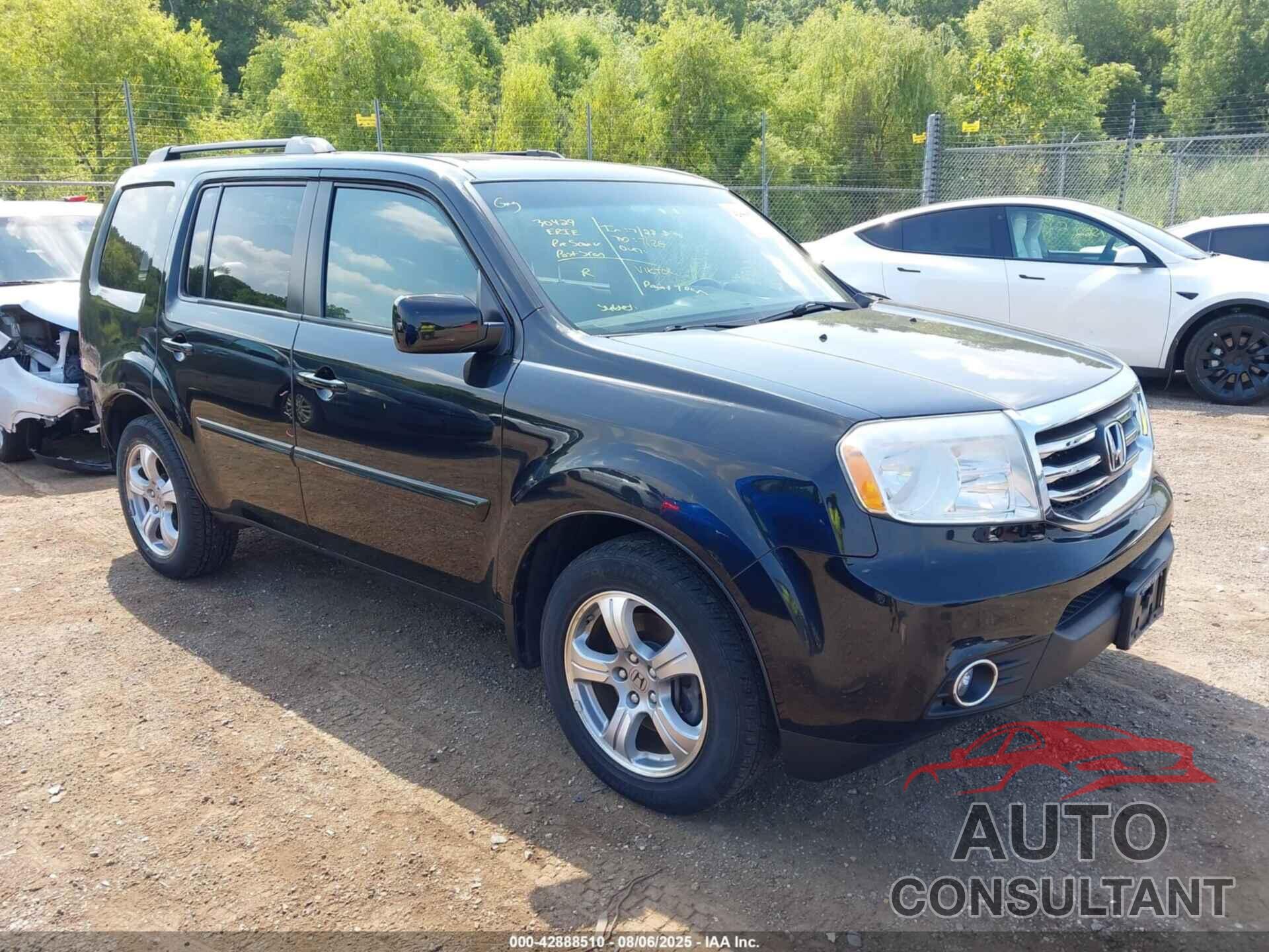 HONDA PILOT 2013 - 5FNYF4H50DB033192