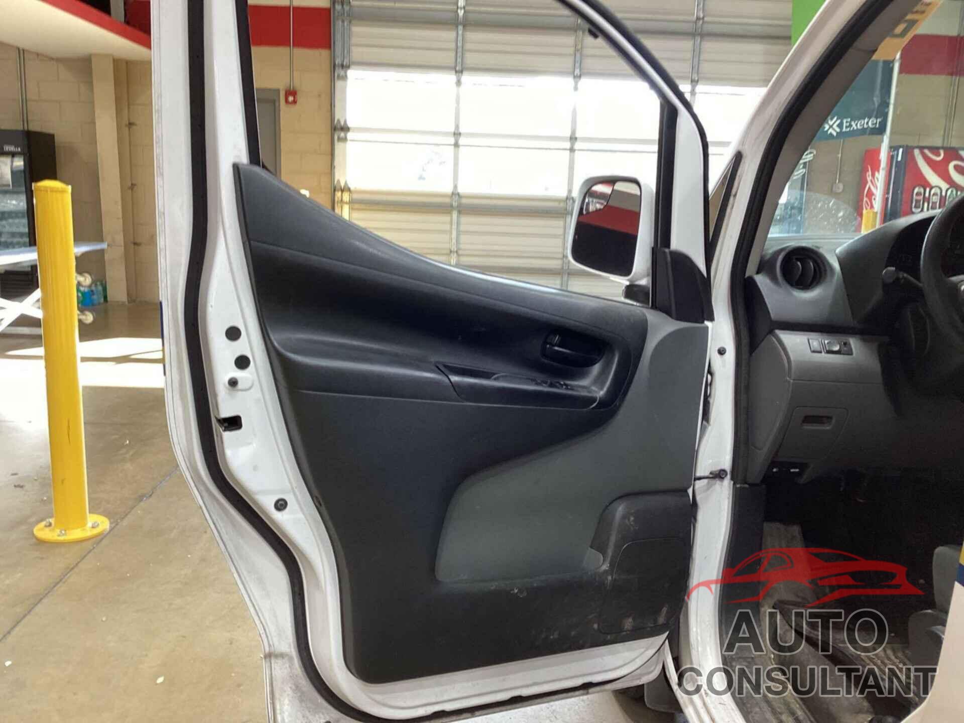 NISSAN NV200 2017 - 3N6CM0KN4HK703645