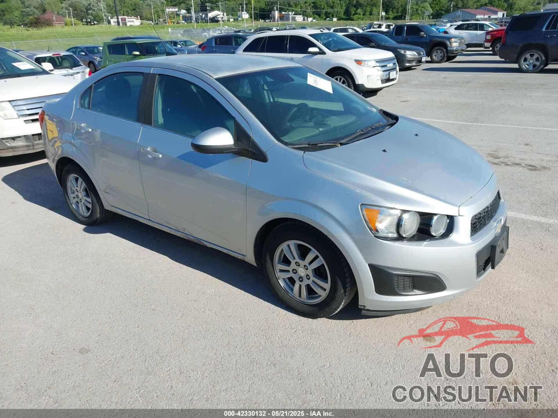 CHEVROLET SONIC 2012 - 1G1JC5SB1C4226948