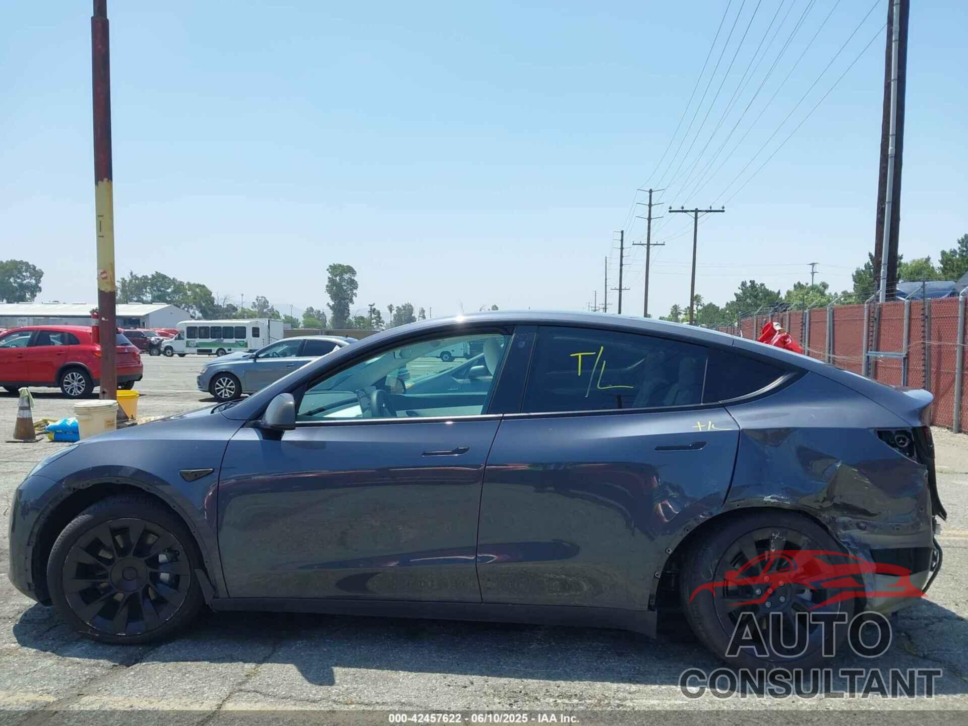 TESLA MODEL Y 2022 - 7SAYGAEE2NF358401